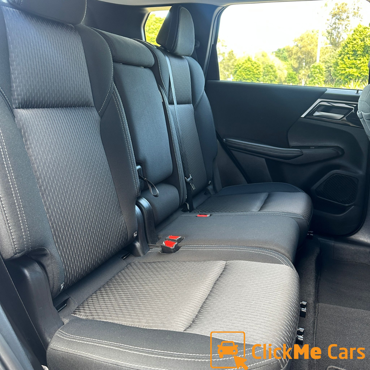 Interior 2.png
