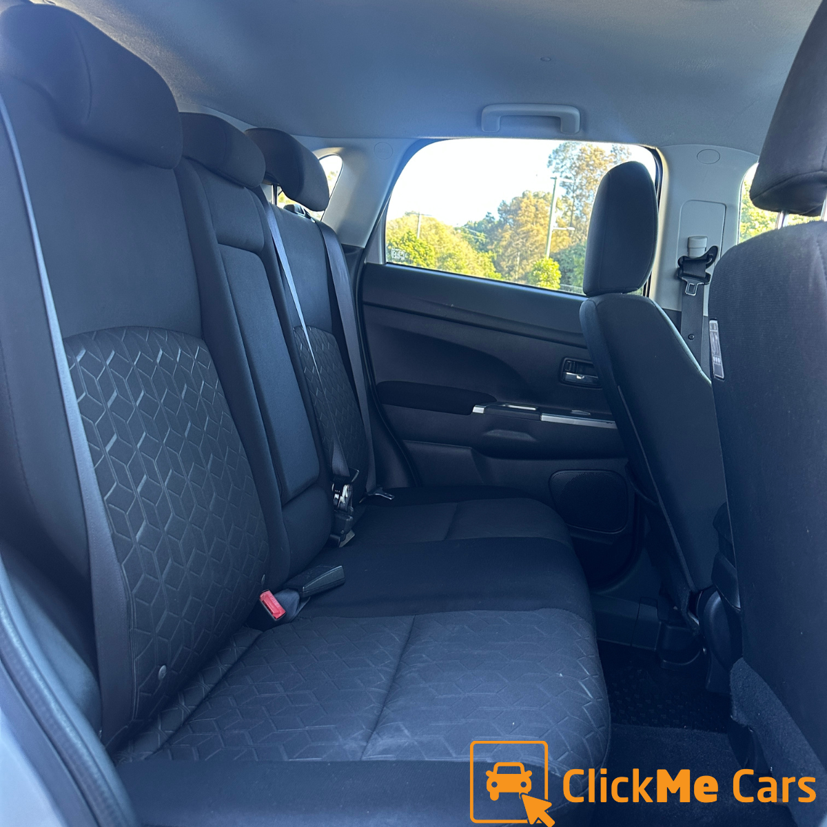 Interior 2.png