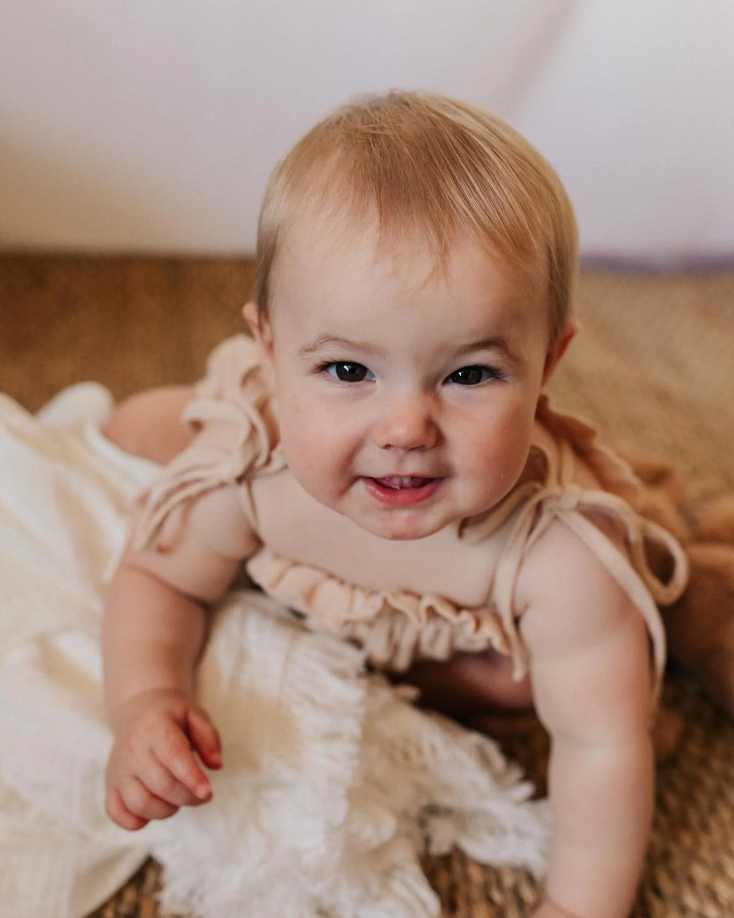 🌱 10 months 🌱

And a little bit, because who really knows what day it is anymore? 

These little shoots with Lola are getting tricky. She&rsquo;s not one to sit still. I wonder where she gets that from?!