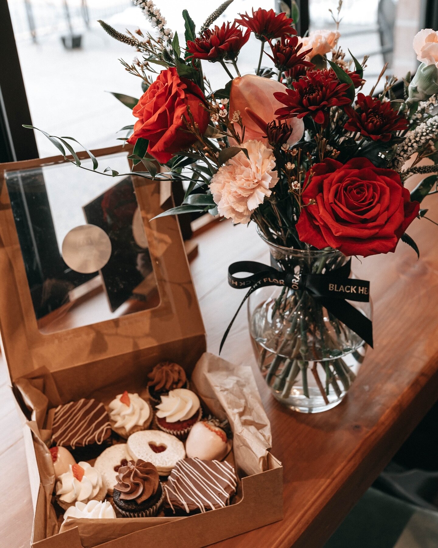 Still can&rsquo;t decide between flowers or chocolate for your Valentine? Why not both?! We are offering a custom dessert box of brownies, cookies and mini cupcakes with a custom floral bouquet by @blackheartfloral !! 

We will also have a pop up flo