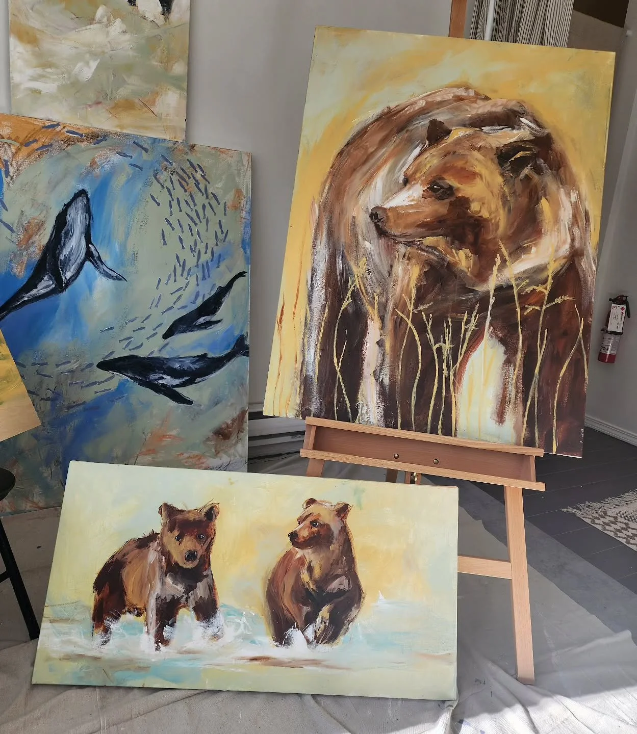 Getting there with this lil family 
#kootenayartist #kootenayart #nelsonartist #canadianwildlifeartist #canadianartist #bearpaintings #grizzlybear #mummabear #bearcubpainting