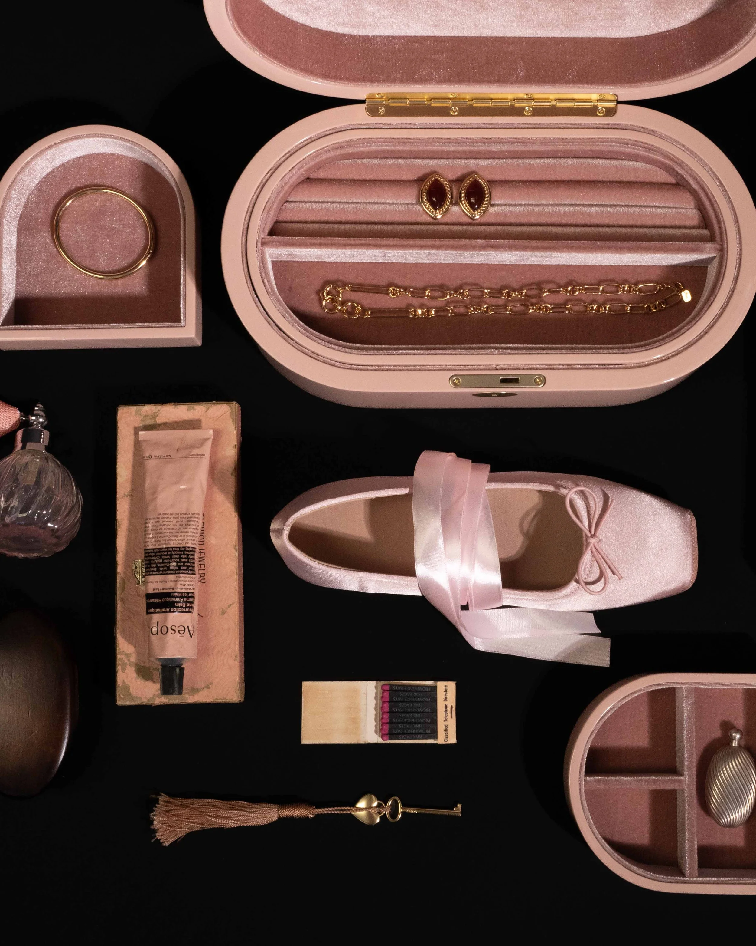 AUGUST BAU FLAT LAY-58.jpg