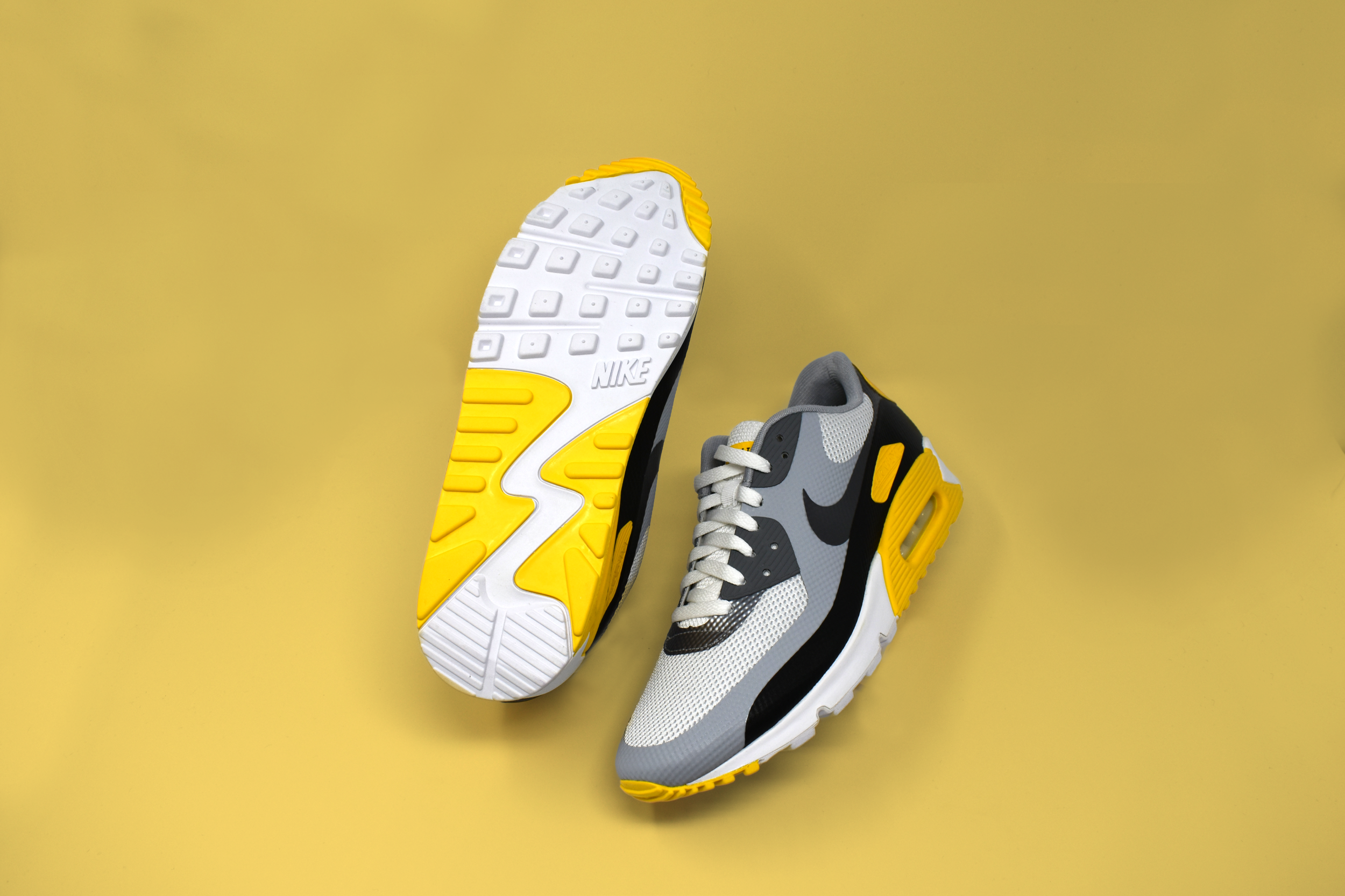 air max livestrong 2012