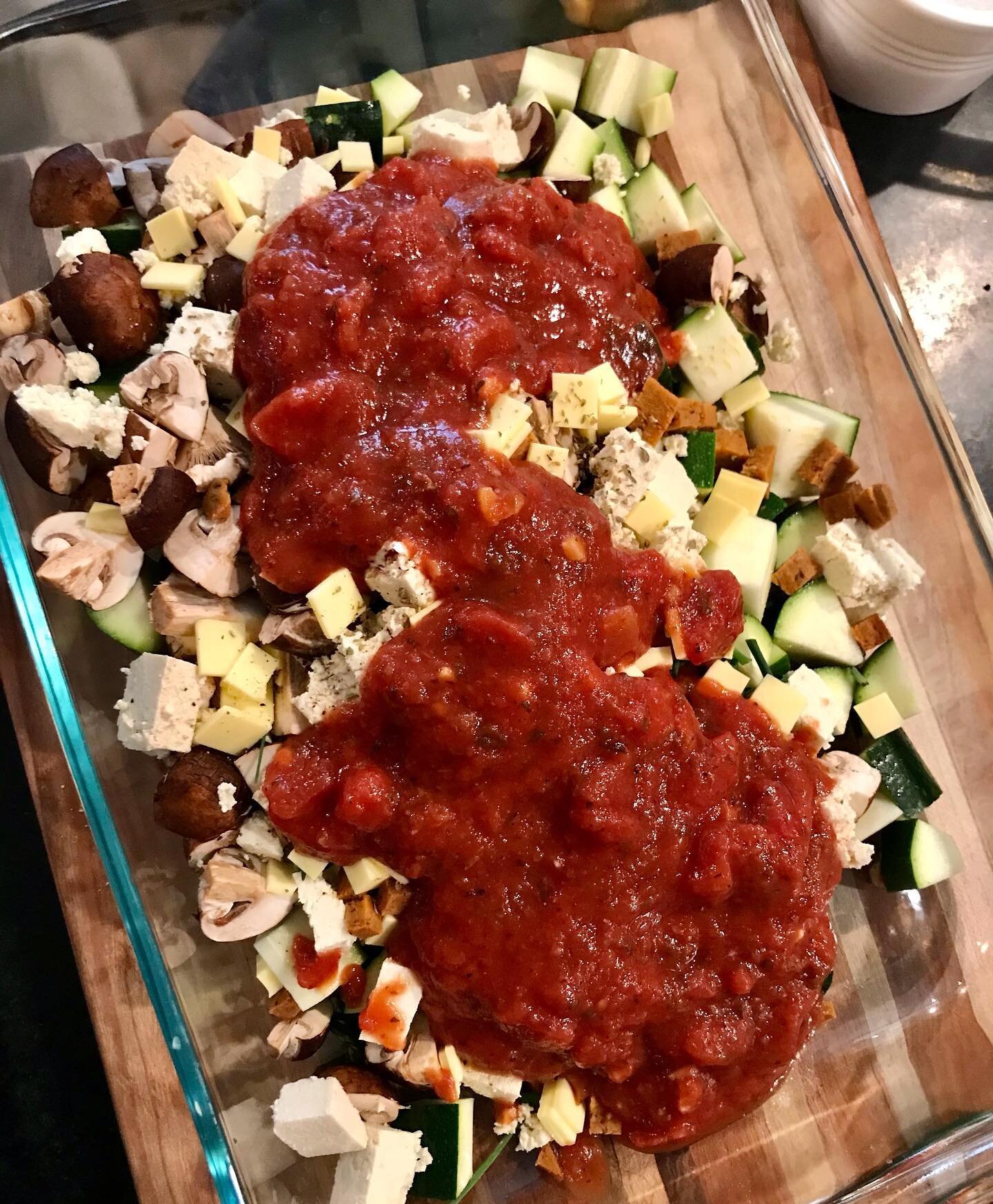 Let me tell you about this lazy un-sagne I made with our zucchini and herbs, @primordiafarm mushrooms, @butterheadkitchen pepperoni, crumbled tofu, sauce and some other odds and ends 🤤