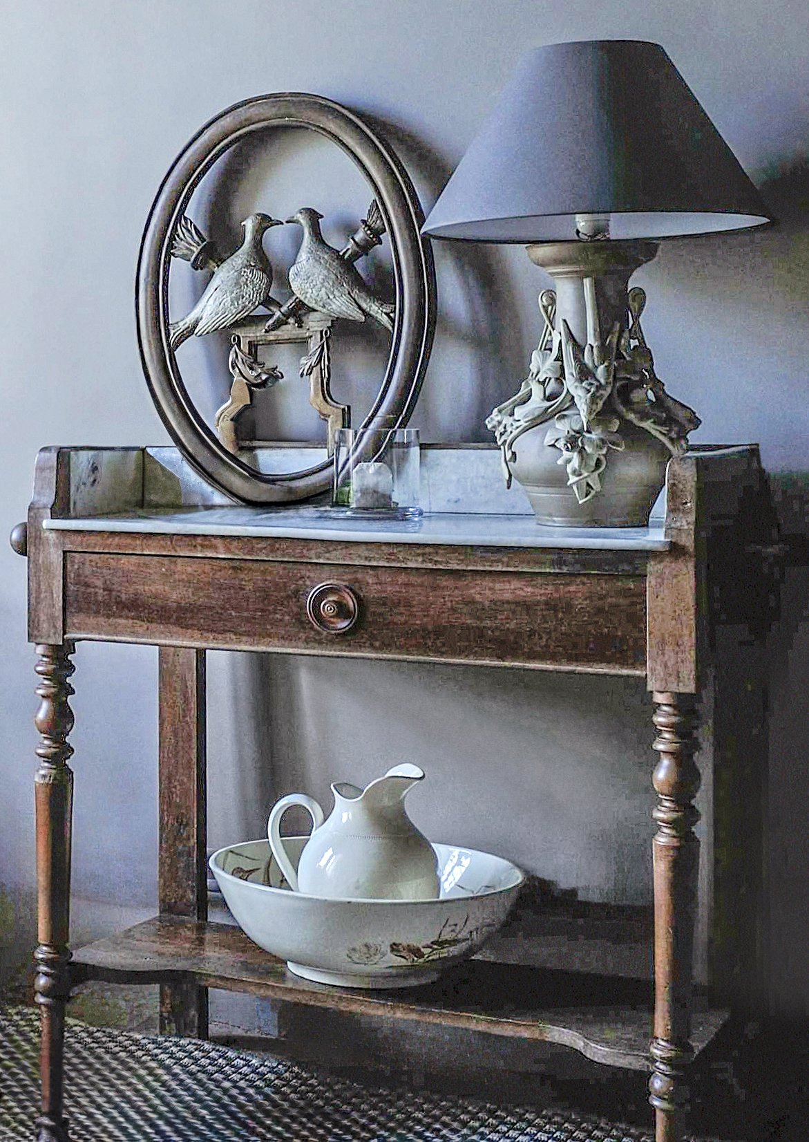 lampe grise ambiance cadré.jpg