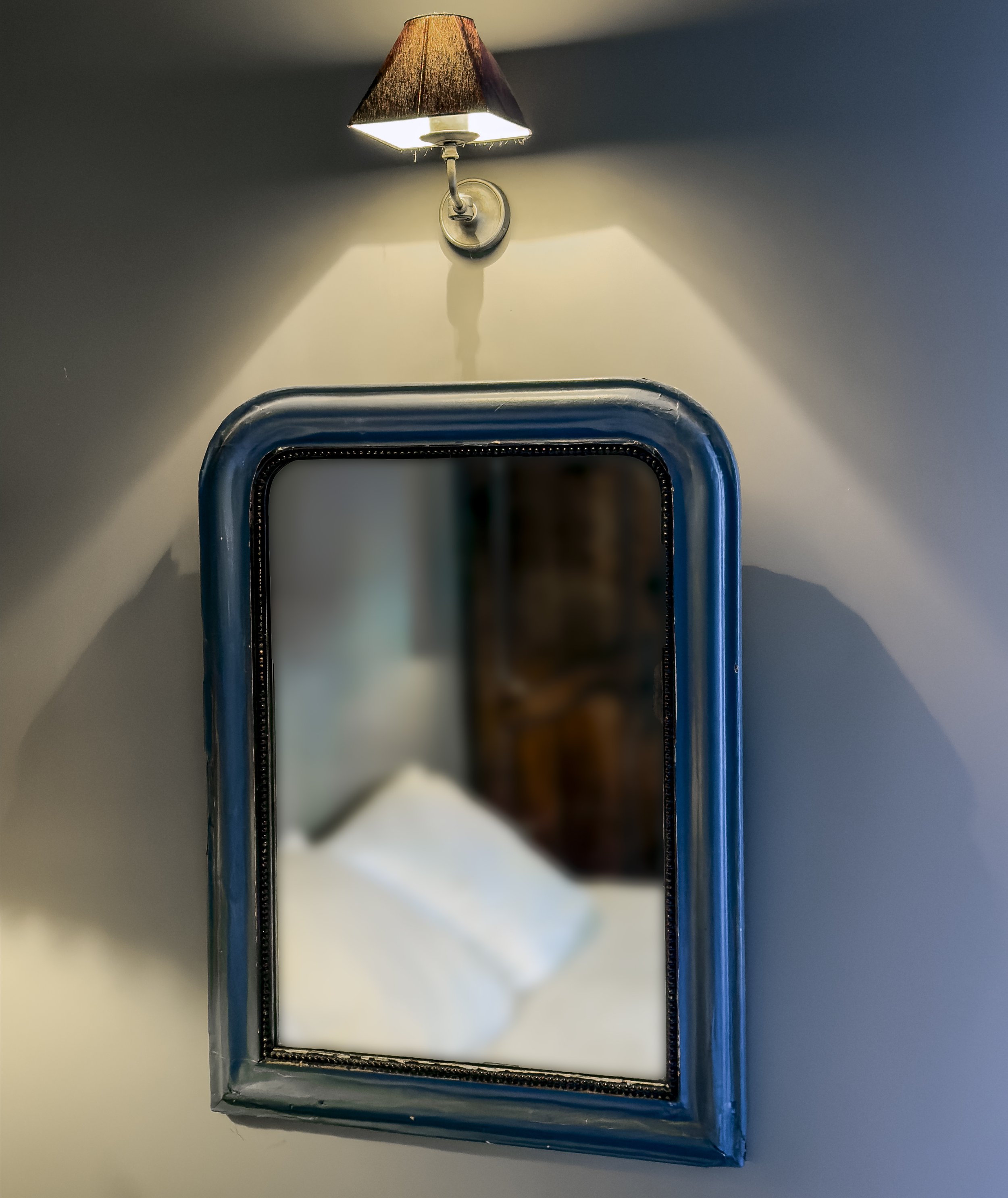 miroir bleu.jpg