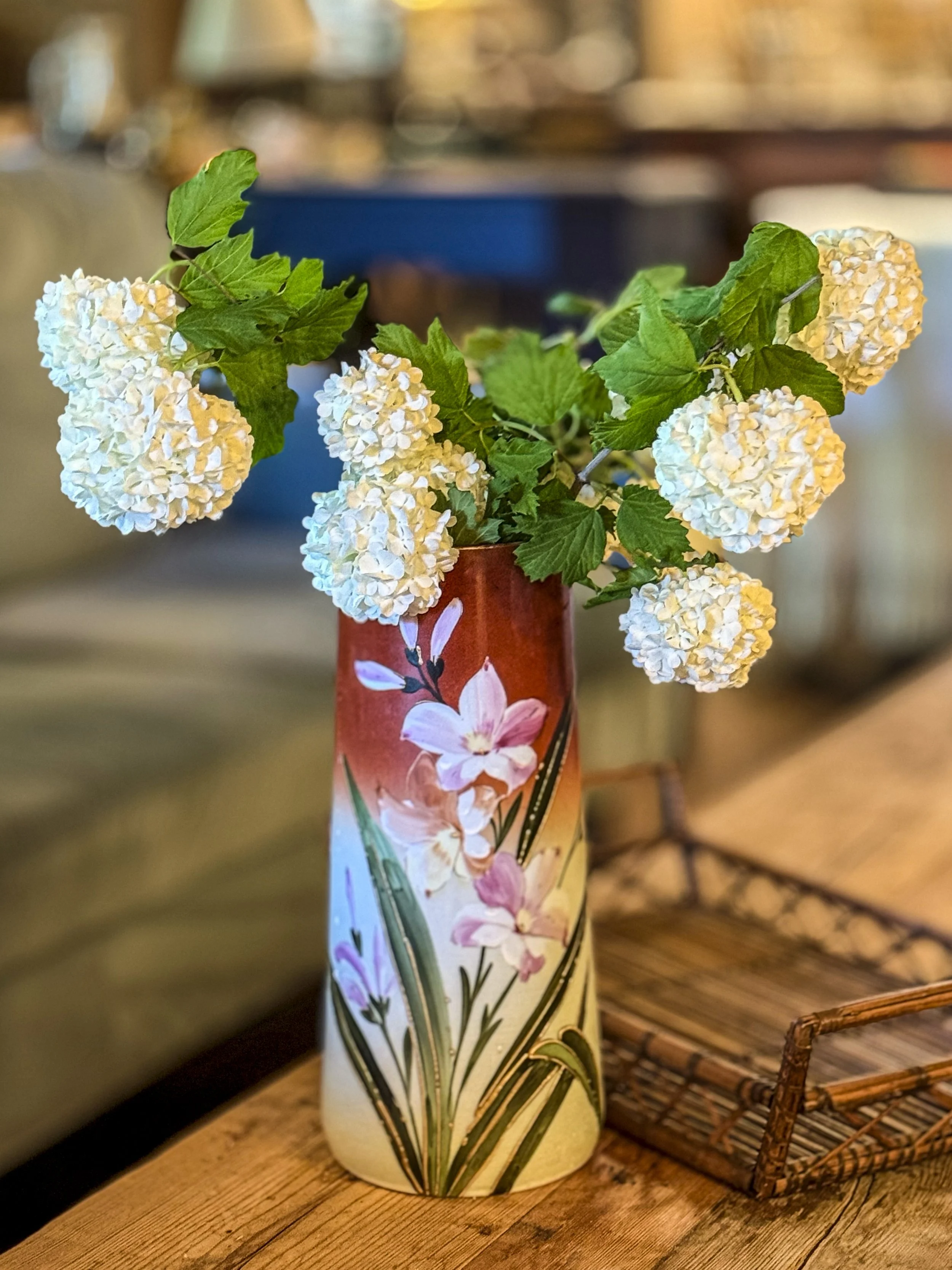 Vase en opaline ocre rouge