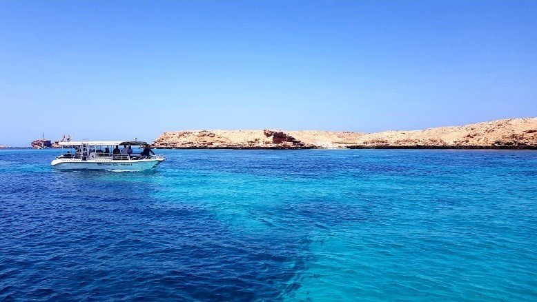 Al Maamari tours, guide touristique omanais, boattrip.jpg