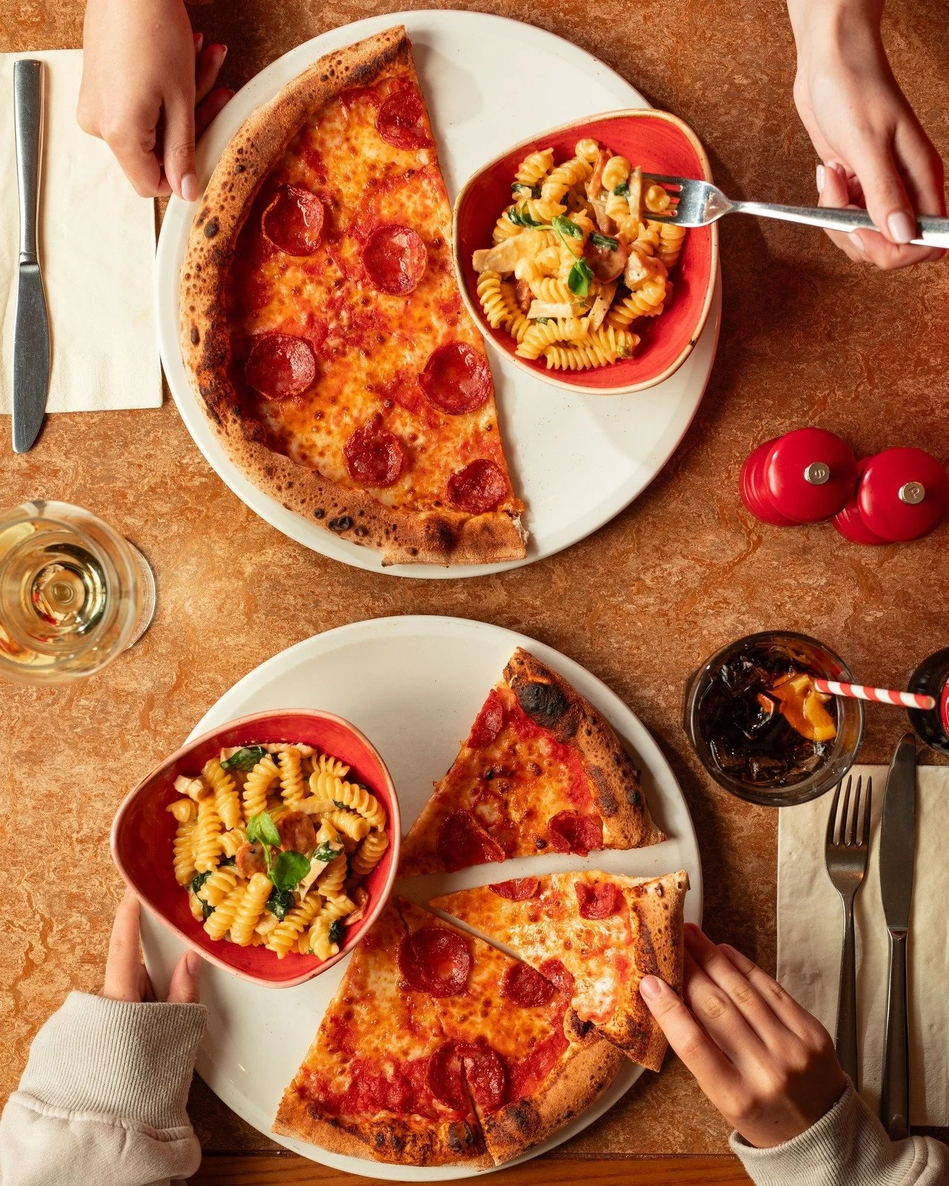 🔥 Craving our JIMMY style? 🔥
Come visit us and satisfy those cravings, deliciousness awaits! 😋🍕