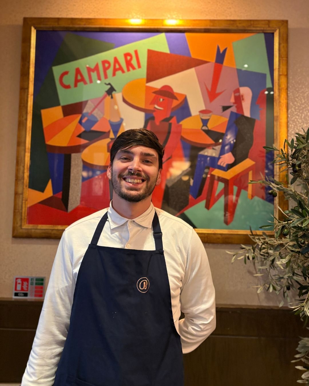 Meet Alejandro ☺️

Alejandro joined Barolo just last year, but has already become a familiar, friendly face at the heart of the restaurant, always smiling, always welcoming.

Originally from Tenerife, he moved to Scotland 6 years ago and brings 8 yea