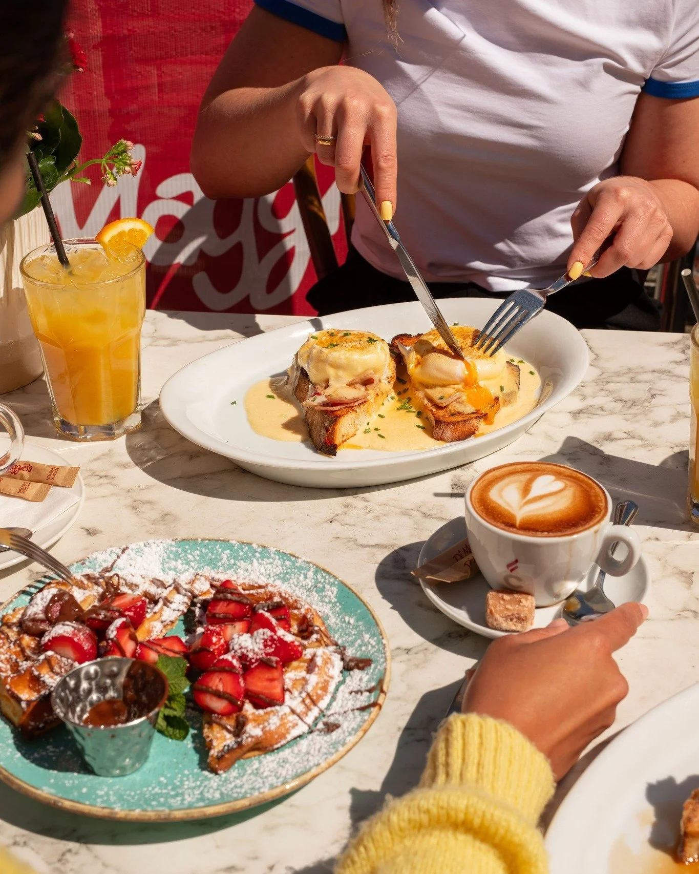 Good morning and happy Monday! ☕🍳
If you fancy a tasty breakfast, pop in to our Di Maggio's in East Kilbride from 9am, and at Royal Exchange Square from 10am. 

The perfect way to start your week!