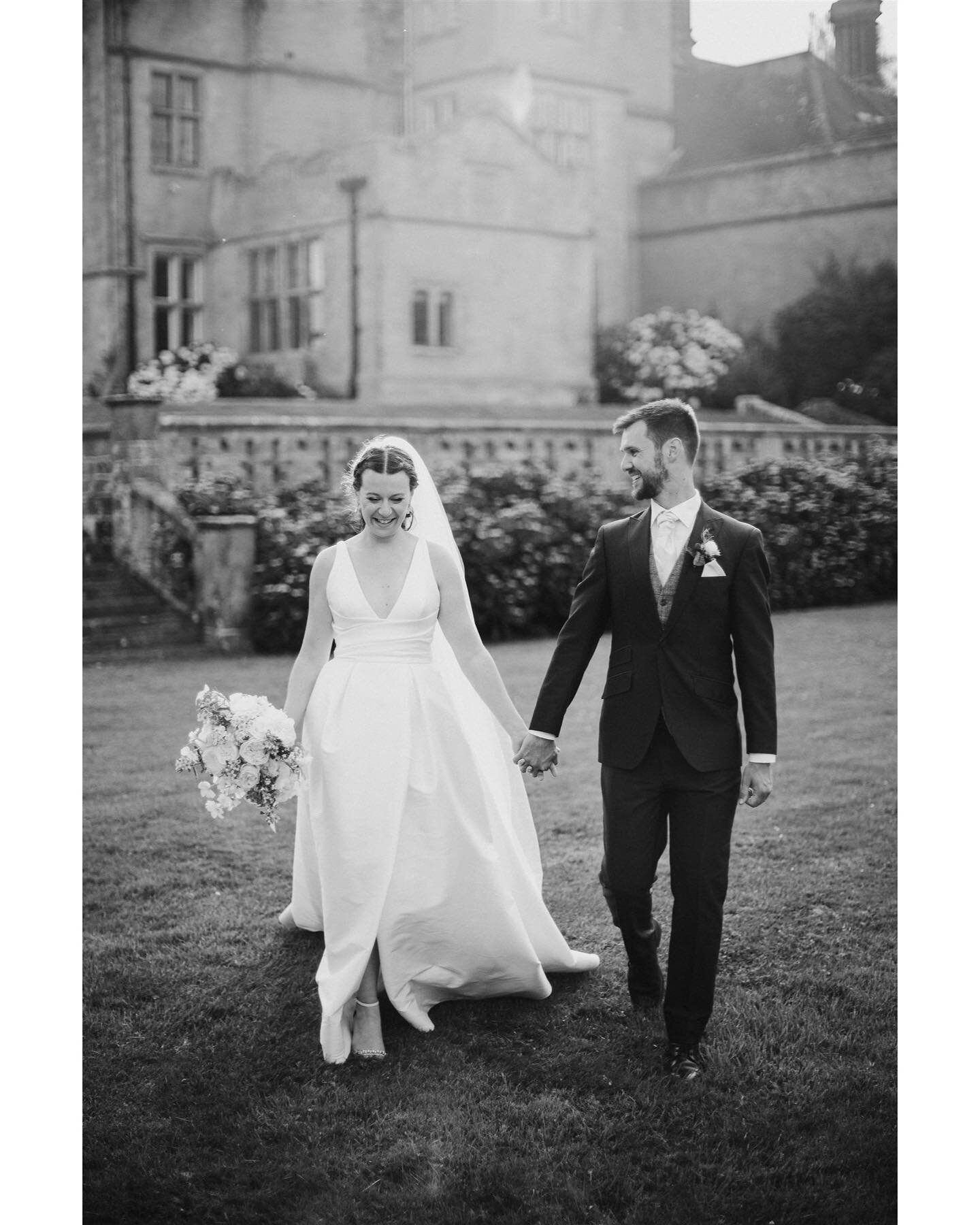 Beautiful Beth 

Such a lovely day last summer for Beth&rsquo;s wedding at Balcombe Place can&rsquo;t wait to go back this season.

Photography @voyteckphoto 
Dress @missbushbridal 
Florist @tigerstolilies 
Venue @balcombe.place 
birchhousebakery @ti