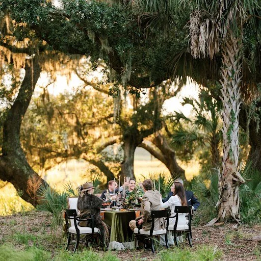 Whether you&rsquo;re winding down the summer or ramping up for autumn, we have the perfect menu.

Catering | @harvest_catering
Floral Design | @stephaniegibbsevents 
Planning | @hillandcocreative 
Photography | @stettenwilson 
Venue | @kiawahriverchs
