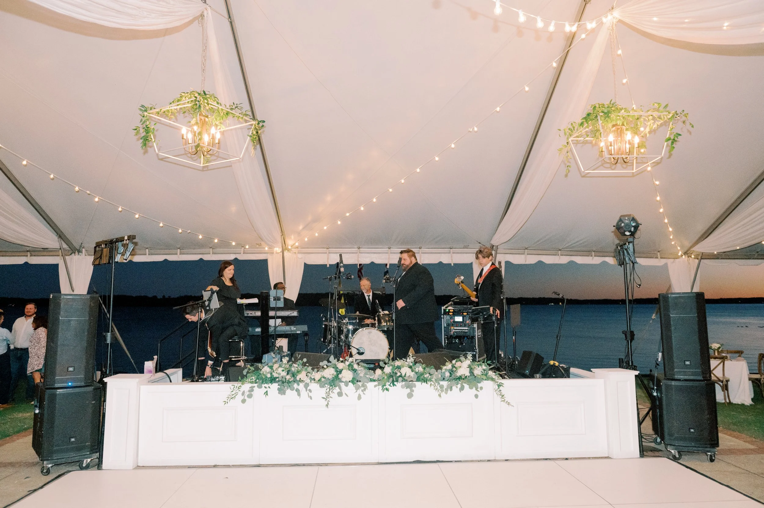 Karoline&Ryan_sneakpeek-399.jpg