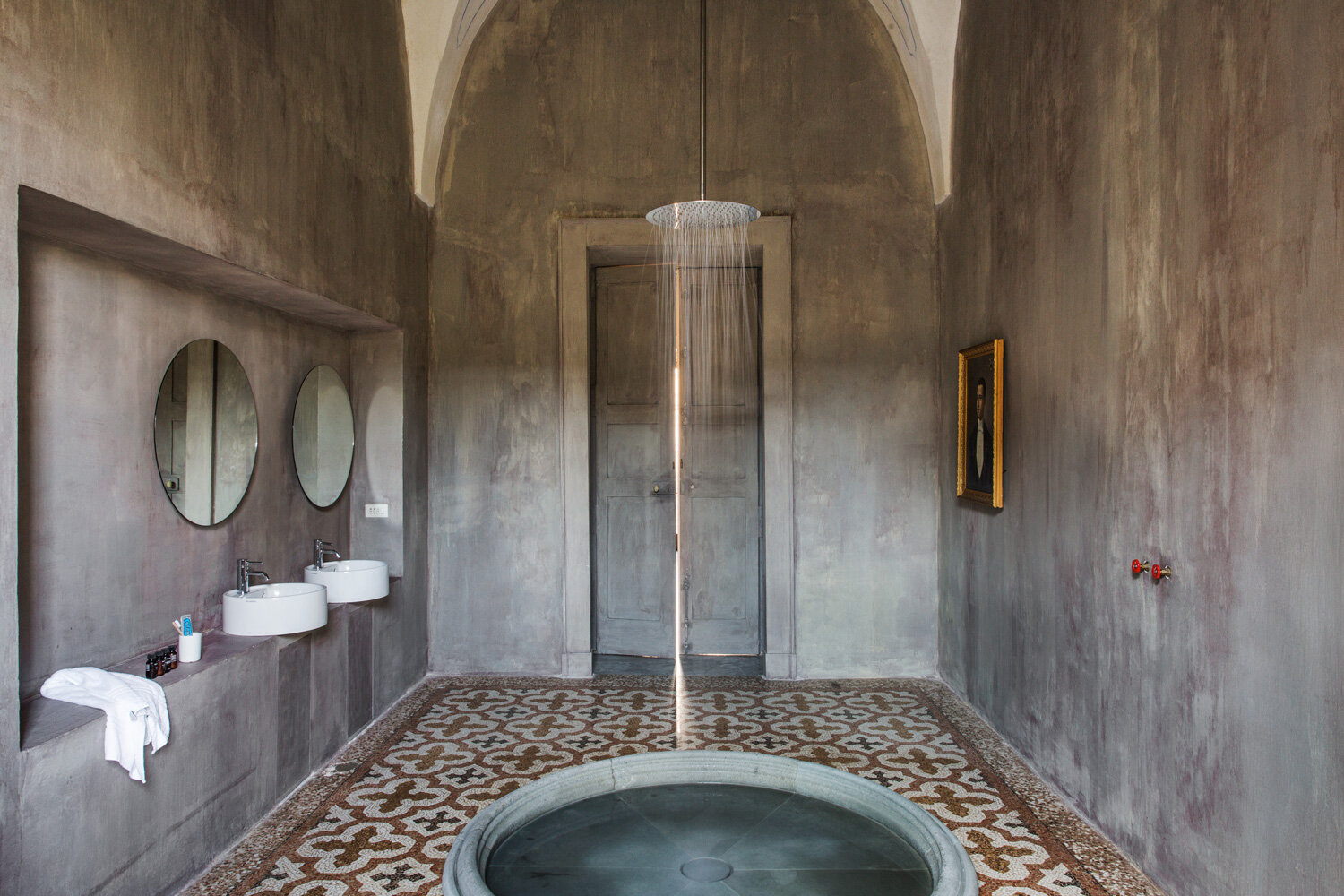 Palazzo-daniele-shower-2.jpg