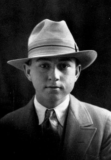 Young Clyde at 17 in 1926