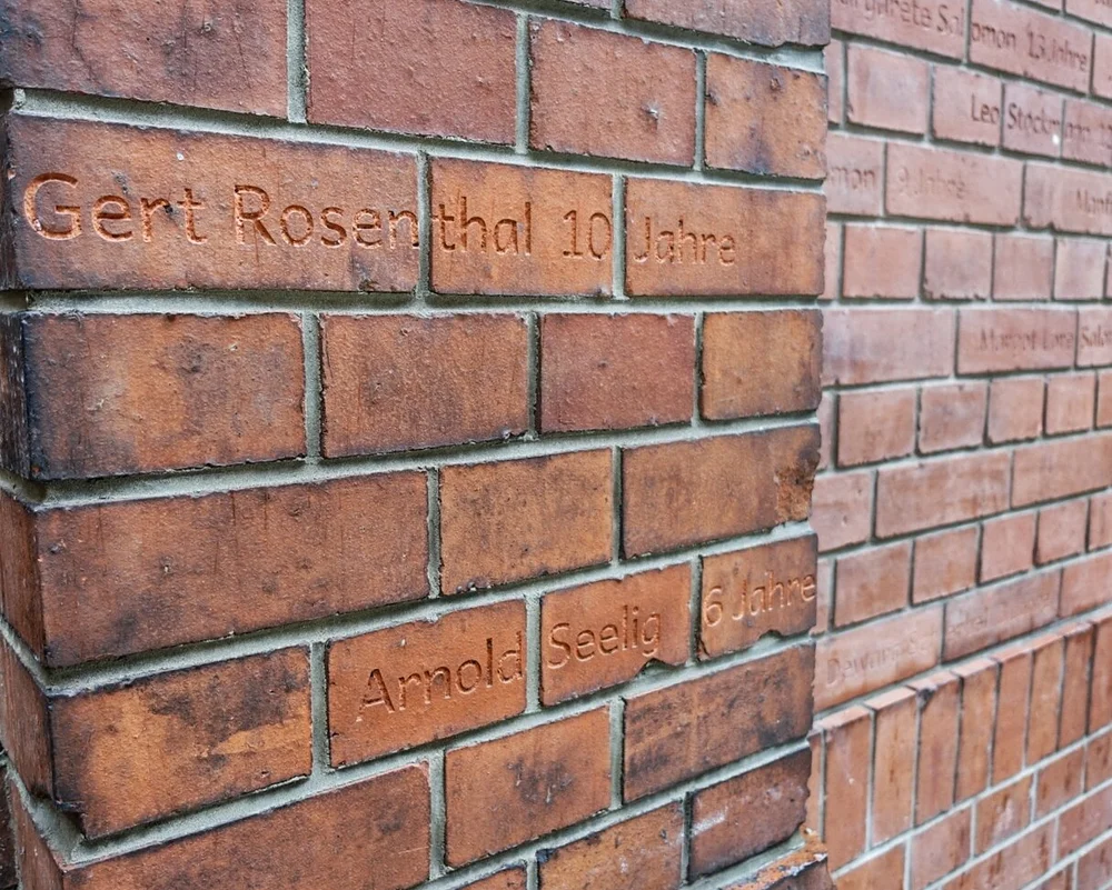 Gert Rosenthal - Mahnmal Baruch Auerbach'sches Waisenhaus in Berlin-Prenzlauer Berg