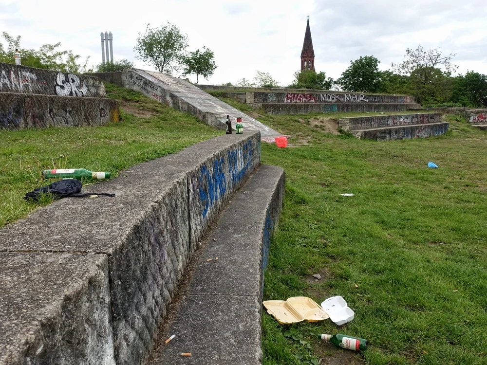 Blick auf Emmaus-Kirche 