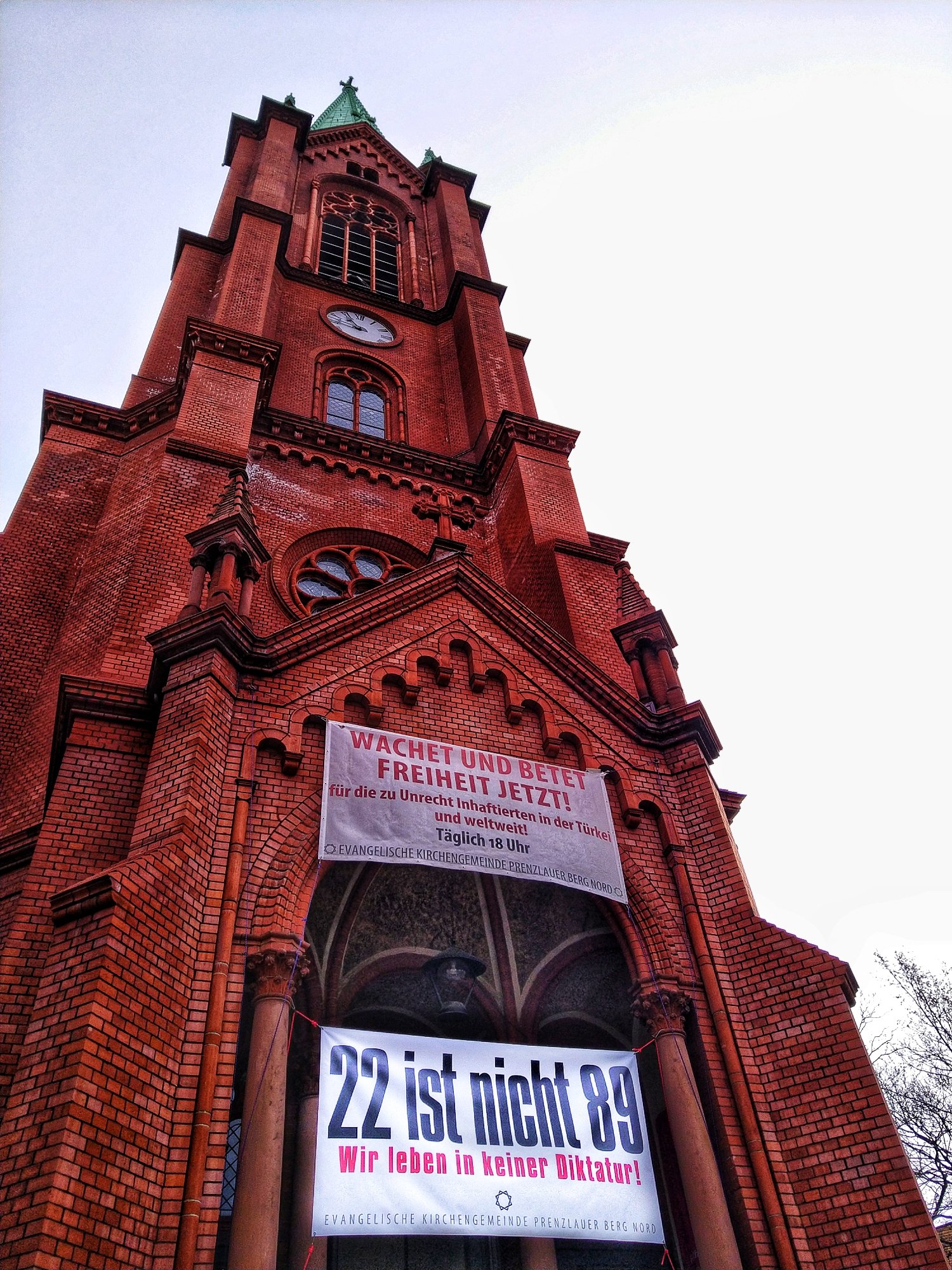 Banner an der Gethsemanekirche