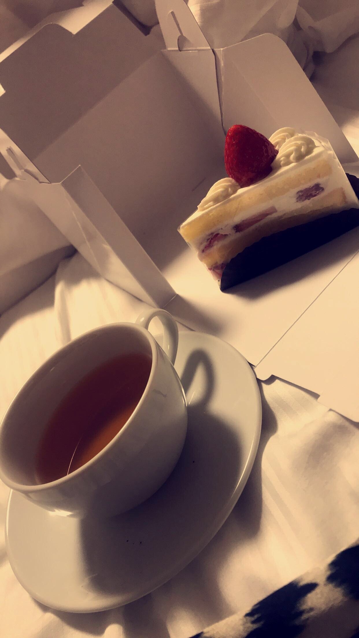 anna-cardamon-japan-tea-strawberry-dessert