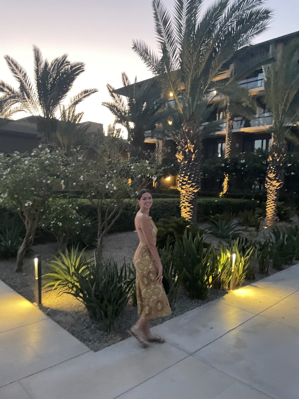 anna-cardamon-what-to-wear-mexico-cabo.jpeg