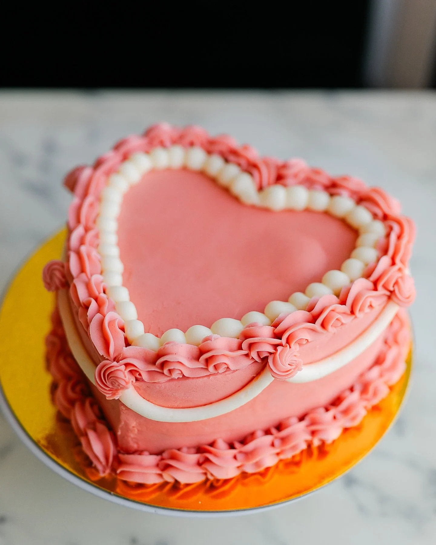 Celebrate love the sweetest way 🍰❤️
Our heart cakes are available by pre-order only.
💌Email Courtney@tracycakesonline.com