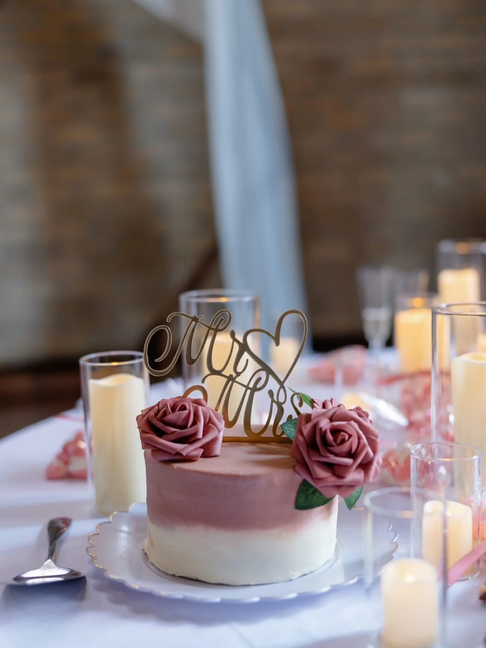 Happily ever after starts with cake. 🤍🍰
