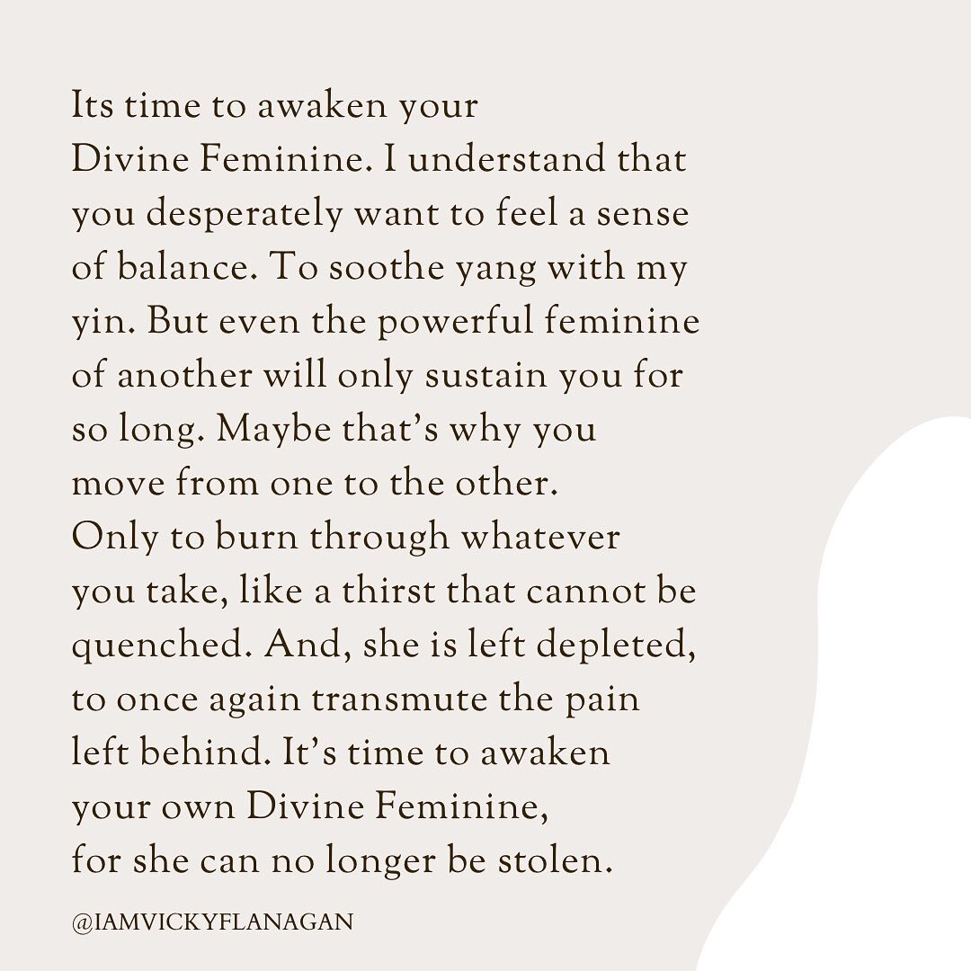 It&rsquo;s time to awaken your Divine Feminine ✨

Decided to post this two years later when theres no charge behind it. Grateful for the healing journey and all of the authentic connections it&rsquo;s gifted. 

Sometimes there&rsquo;s a call to celib