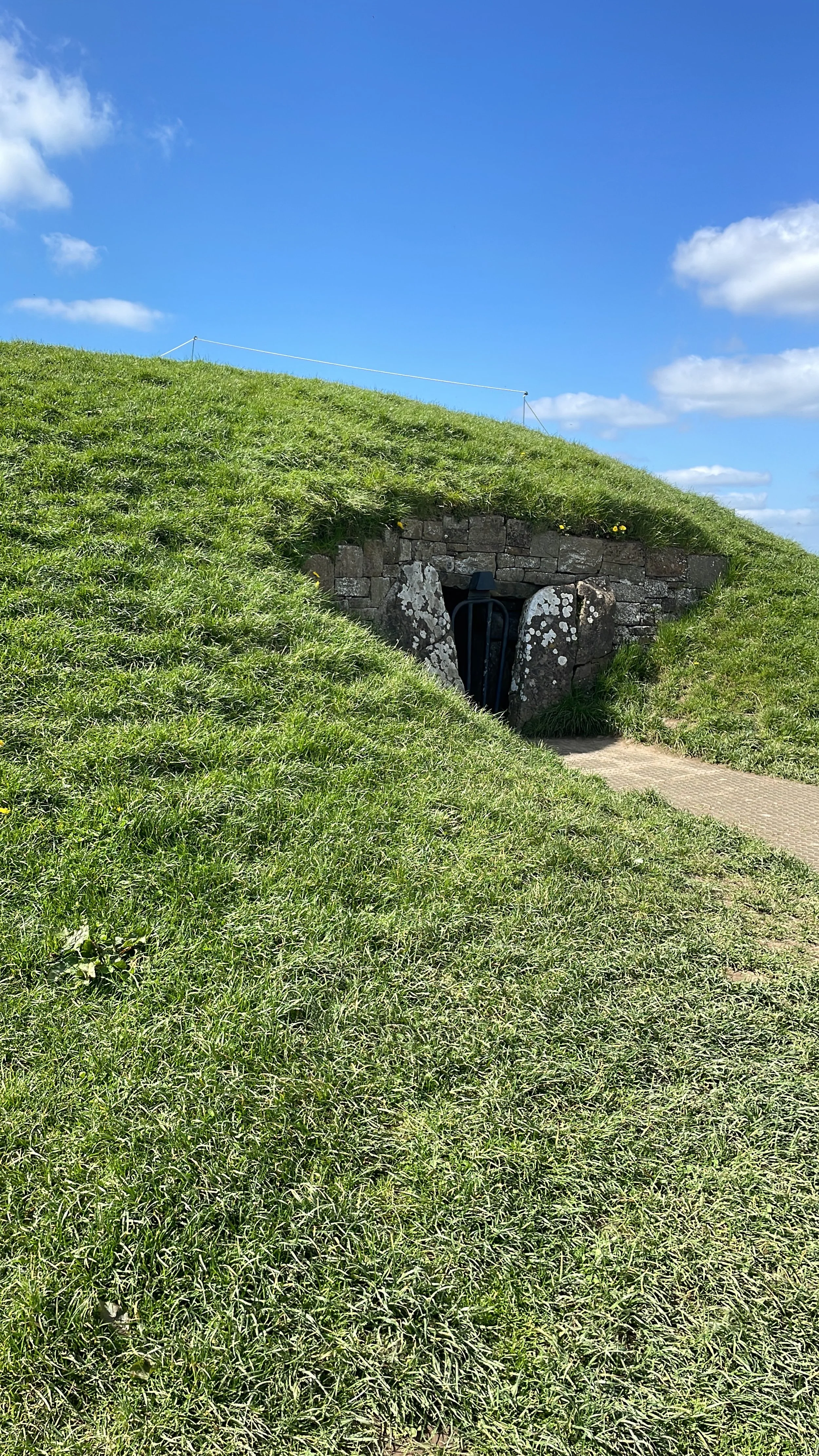 tara mound .JPG