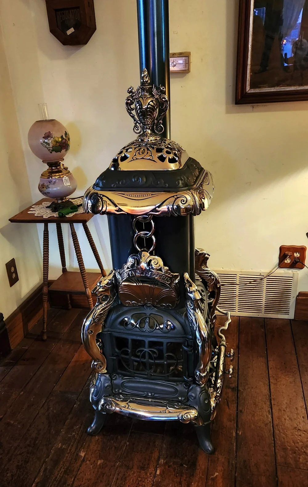 Antique Gas Stoves — Mill Creek Antiques (Home)