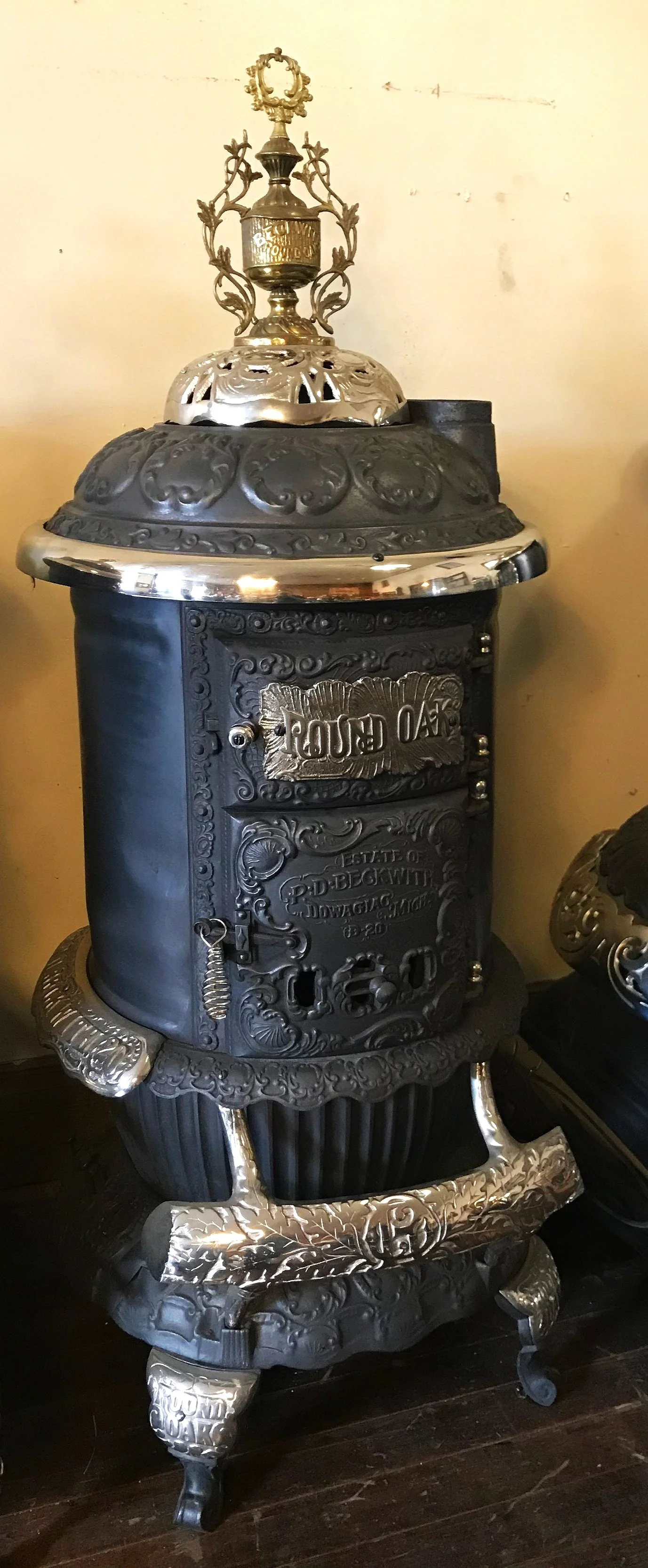 Round Oak D-20 — Mill Creek Antiques (Home)