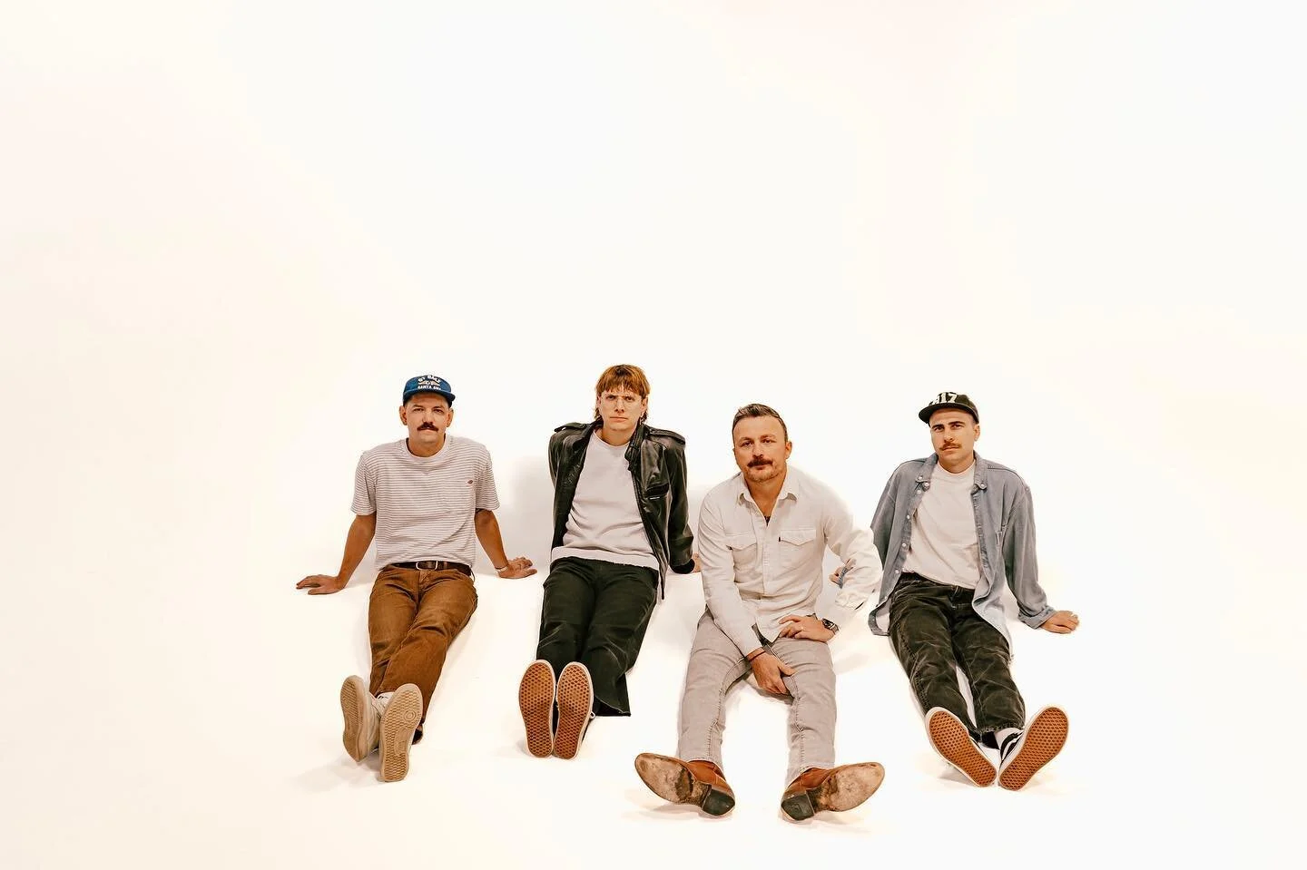 They call it an infinite wall for a reason ♾️

@gsandthework X @neonjackrabbit workin&rsquo; up some badass photos in our our infinity studio. We LOVE how these came out. Drop a ❤️ if you agree ⬇️