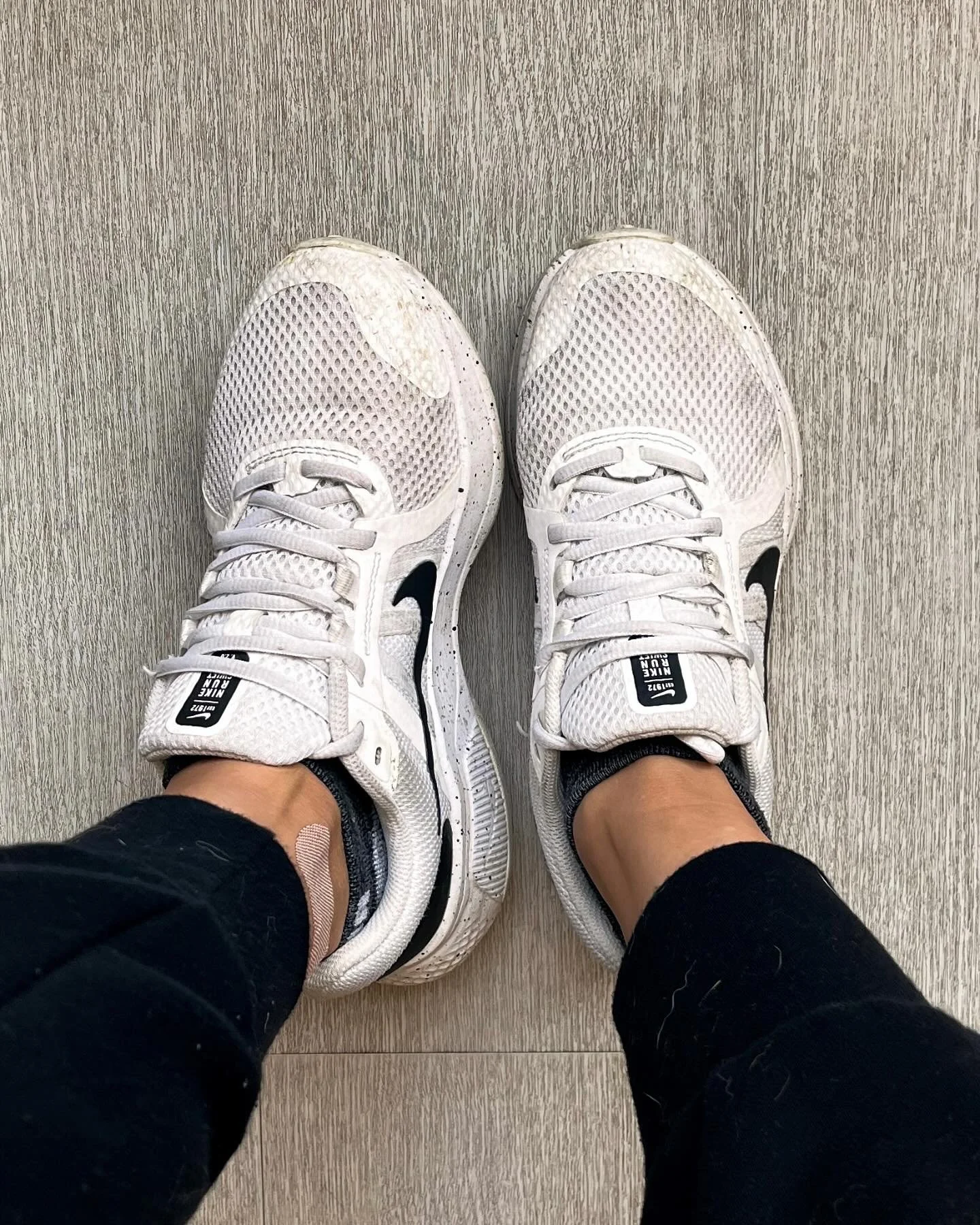 PERFECTIONIST UPDATE: Every time I take a pic of my shoes, I realize they don&rsquo;t actually look as bad as I think they do (in my head). This is a good and bad thing&hellip;good thing in that a part of the dirtiness is TRULY in my head&hellip;wear