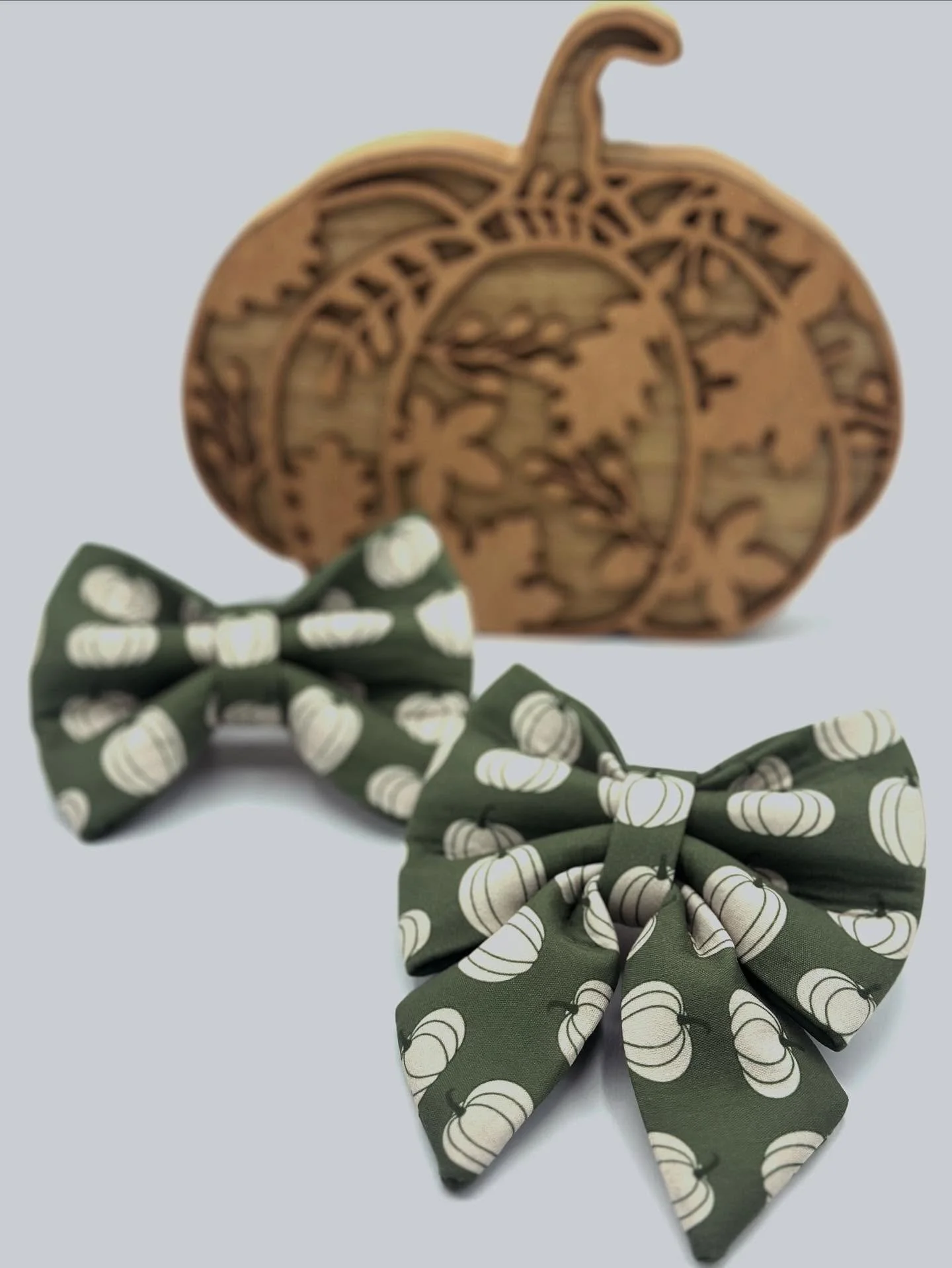 Pumpkin spice? Nice. But a new fall bow? 
PAW-sitively essential 🎃🍁🐾 
Explore the collection that&rsquo;s bringing all the cozy vibes this season! 
It&rsquo;s Banjo&rsquo;s 15th Birthday tomorrow so who&rsquo;s ready for a big birthday sale? Stay 