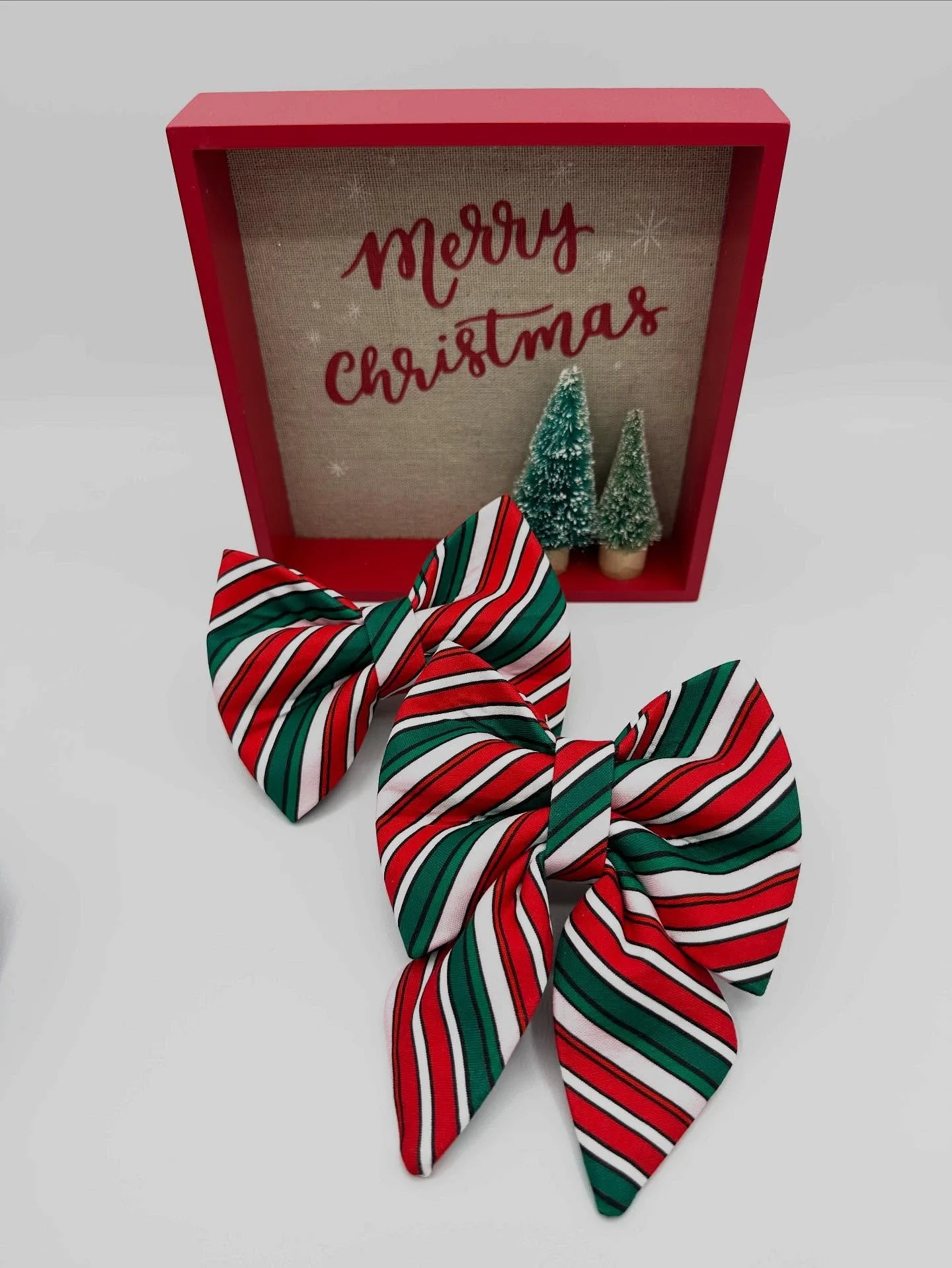 Wrap your pup in holiday style 🎅🏻❤️💚
The Banjo&rsquo;s Bows Holiday Collection brings cozy textures, classic plaids, and festive charm &mdash; perfect for every holiday photo moment. But get in quick as our shop will be closing for the holidays Fr