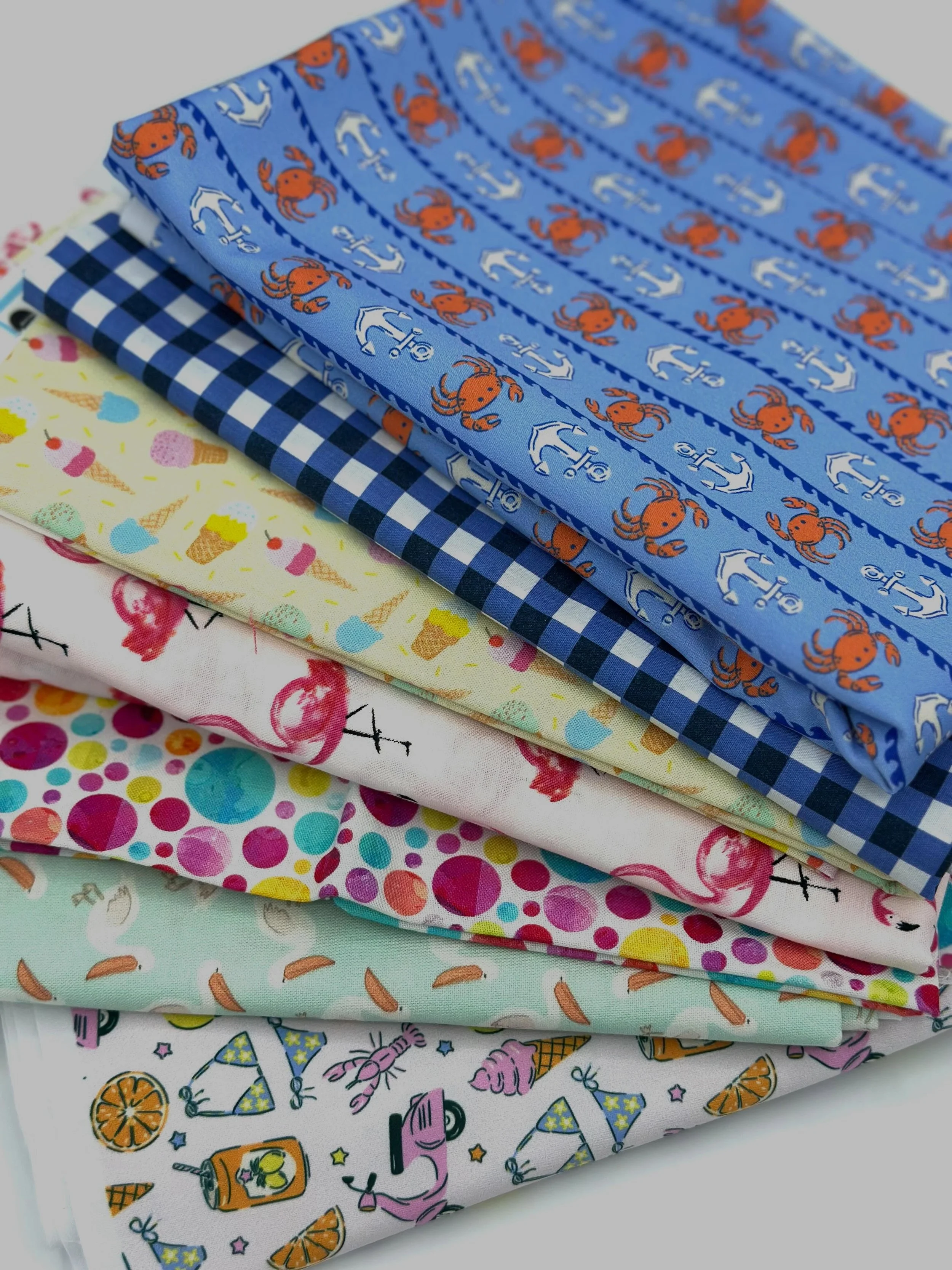 ☀️🐚 SUMMER IS CALLING 🍹😎

Sneak peek at what&rsquo;s coming to Banjo&rsquo;s Bows this summer 👀 
Our Sunny Days Collection is dropping together with our Firecracker Collection Monday June 1st @ 7pm EST. 

Think crabs, ice cream, flamingos, beach 