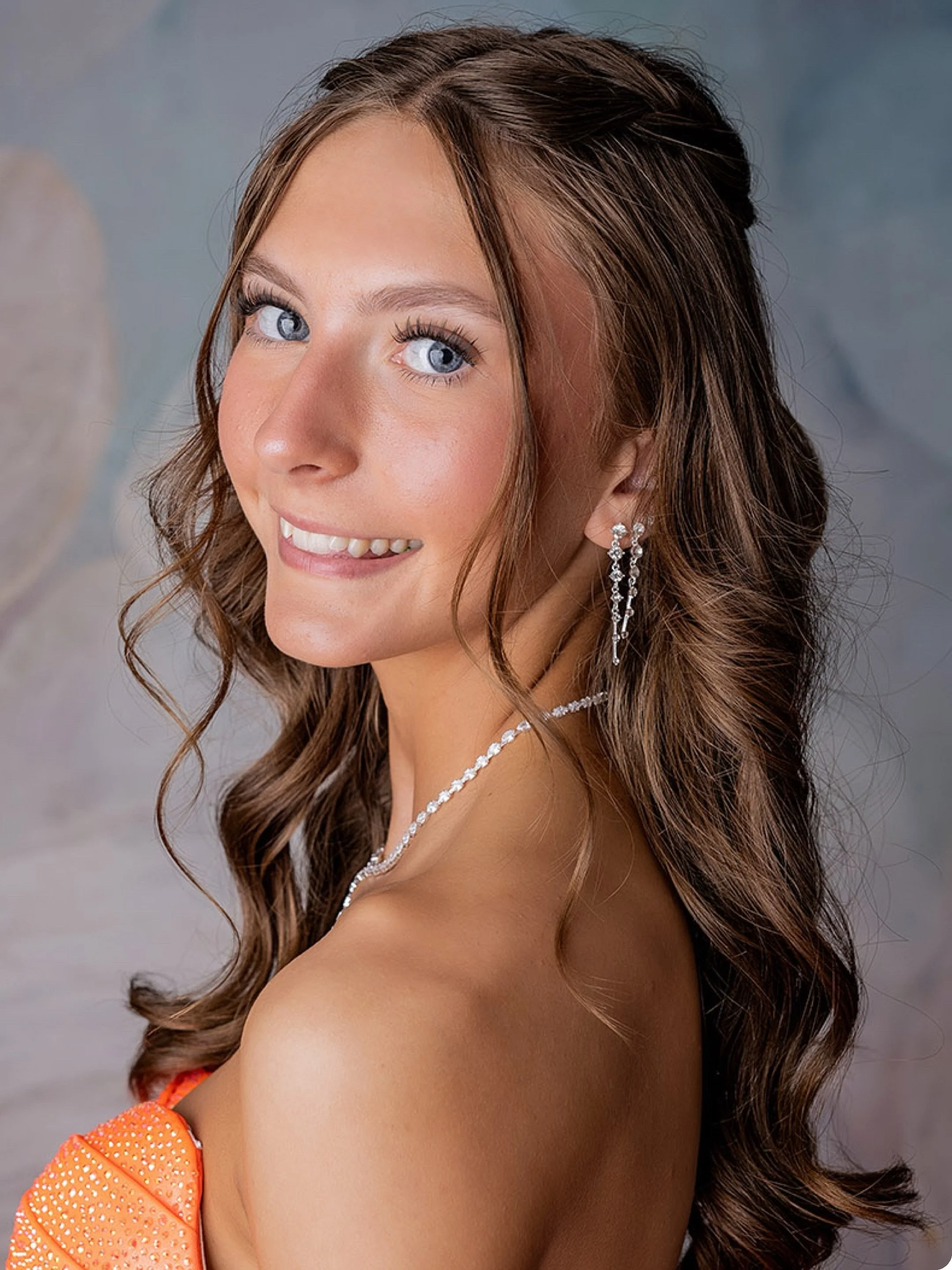 Prom mini sessions 2026 - because Iowa weather is 100% unpredictable and you deserve great images and a fun photoshoot ✨