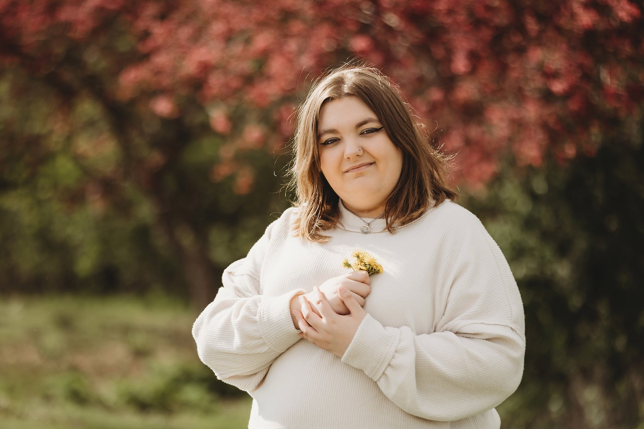 Springtime senior sessions just fill the soul 🌺🌷
