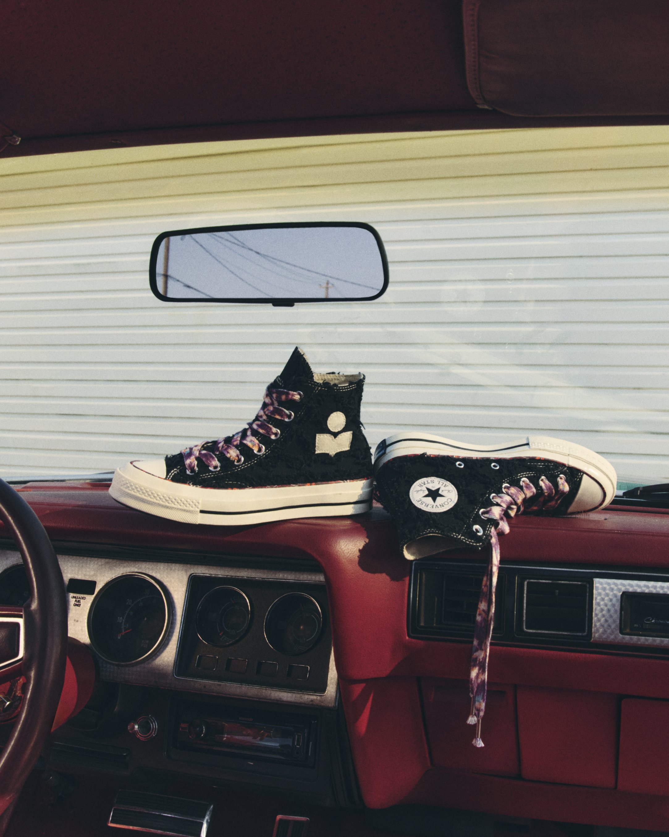 FA24_ISABEL MARANT_A10223C_LIFESTYLE_4x5_1-Web.jpg