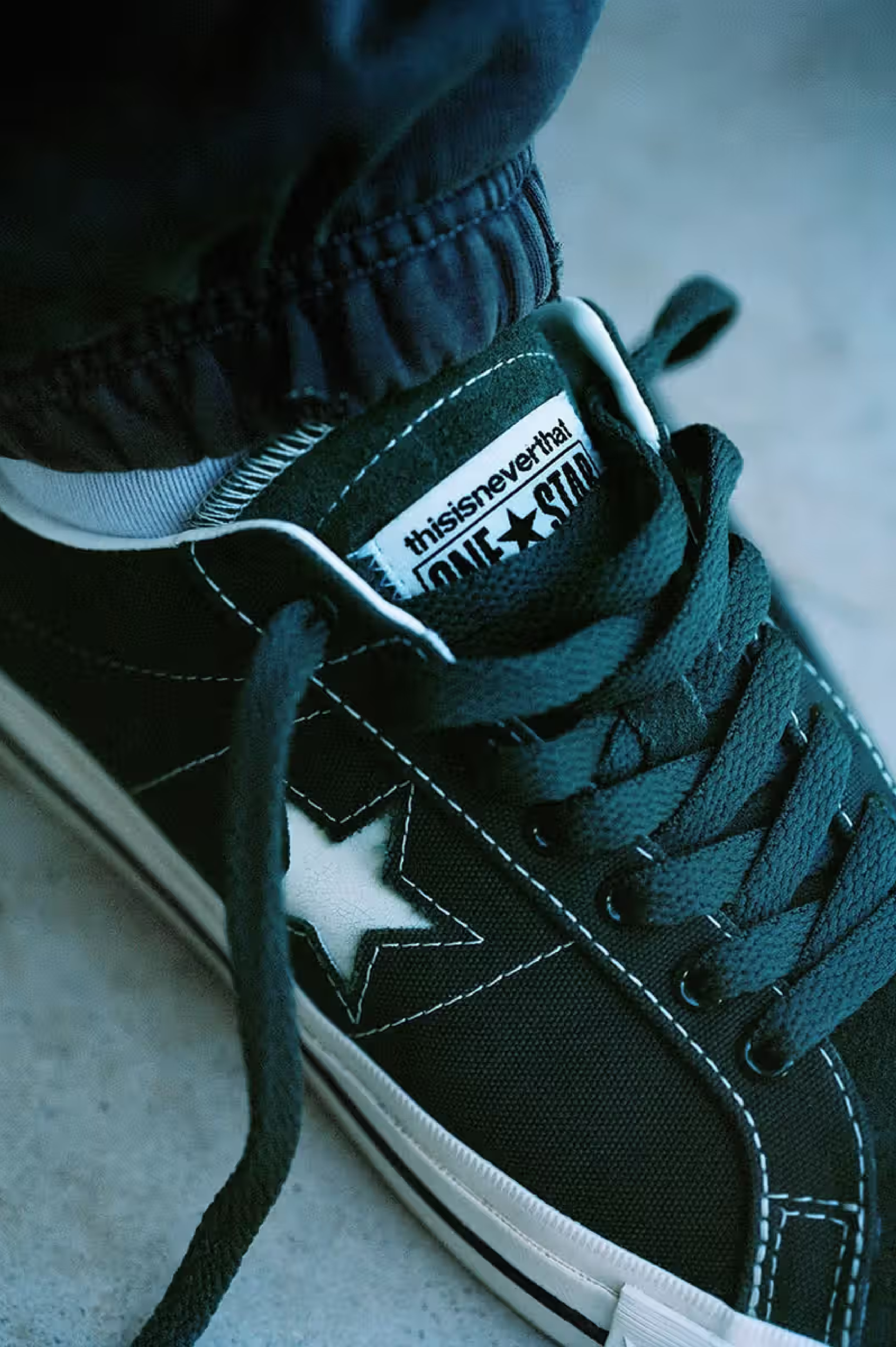 https___hypebeast.com_image_2024_10_25_thisisneverthat-x-converse-fw24-one-star-collab-release-info-5.png