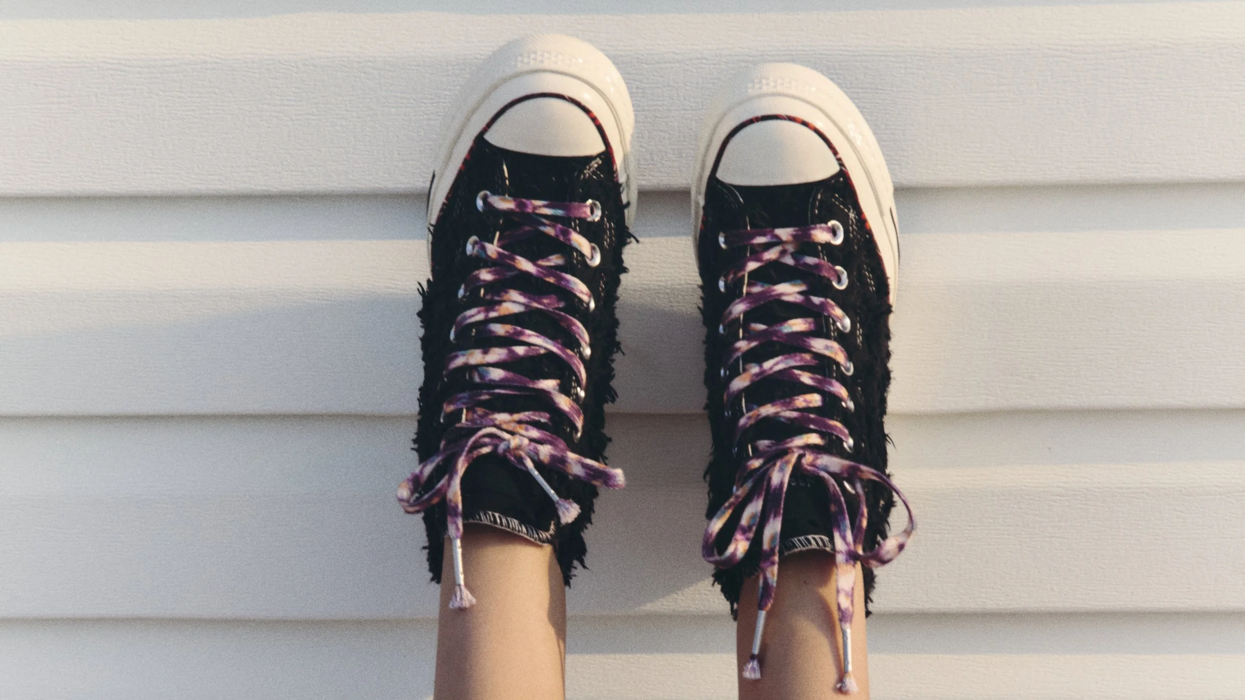 FA24_ISABEL MARANT_A10223C_LIFESTYLE_16x9_6-Web.jpg