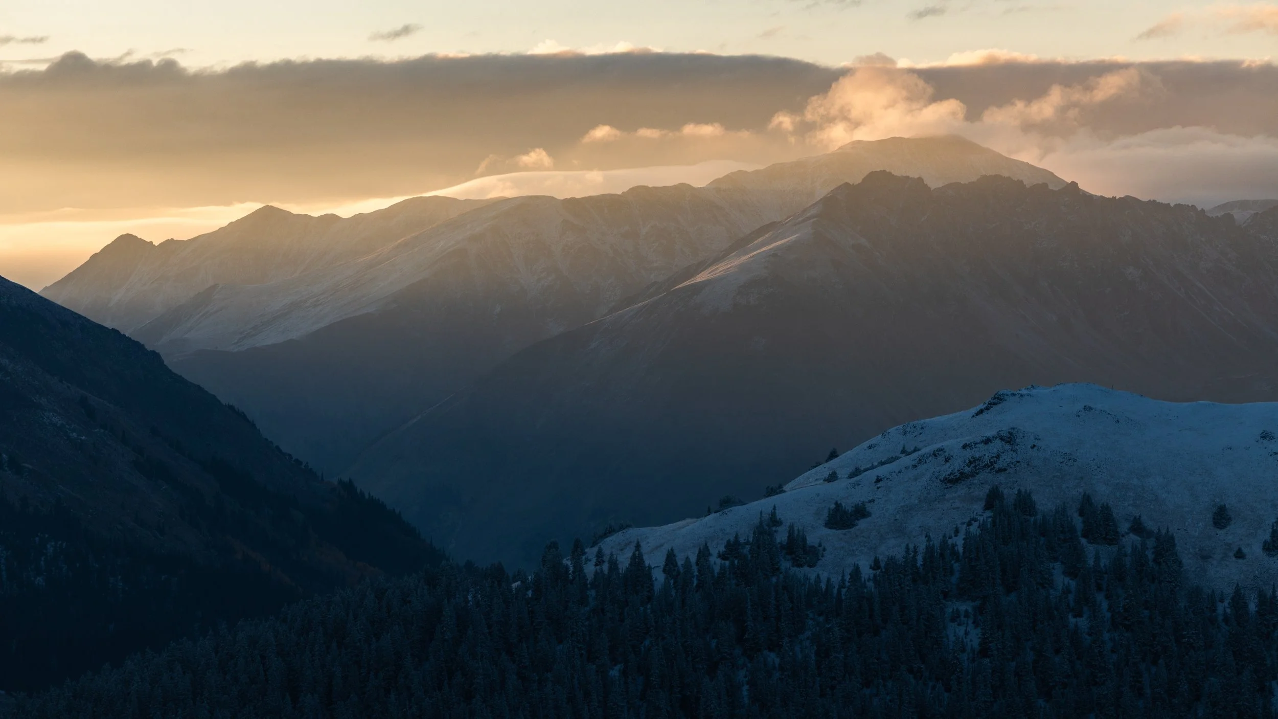 independence-pass-colorado-sunrise-zach-plank.jpg