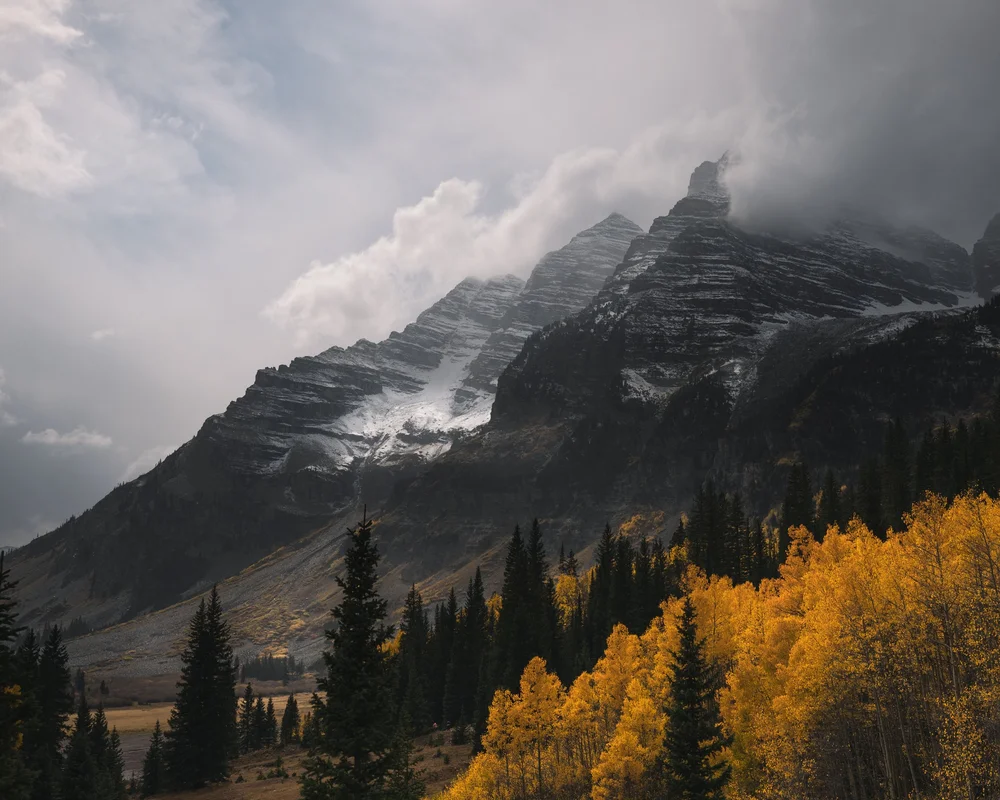 Maroon Bells in Colorado on a foggy morning