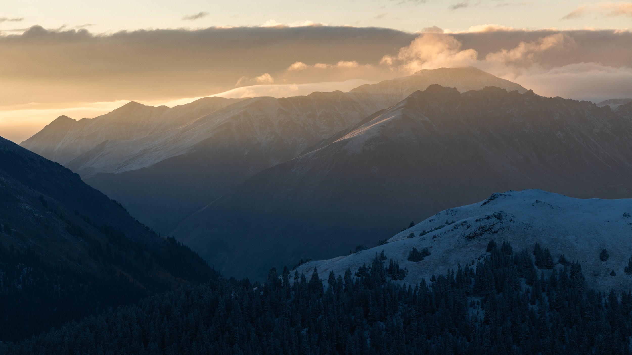 independence-pass-colorado-sunrise-zach-plank.jpg
