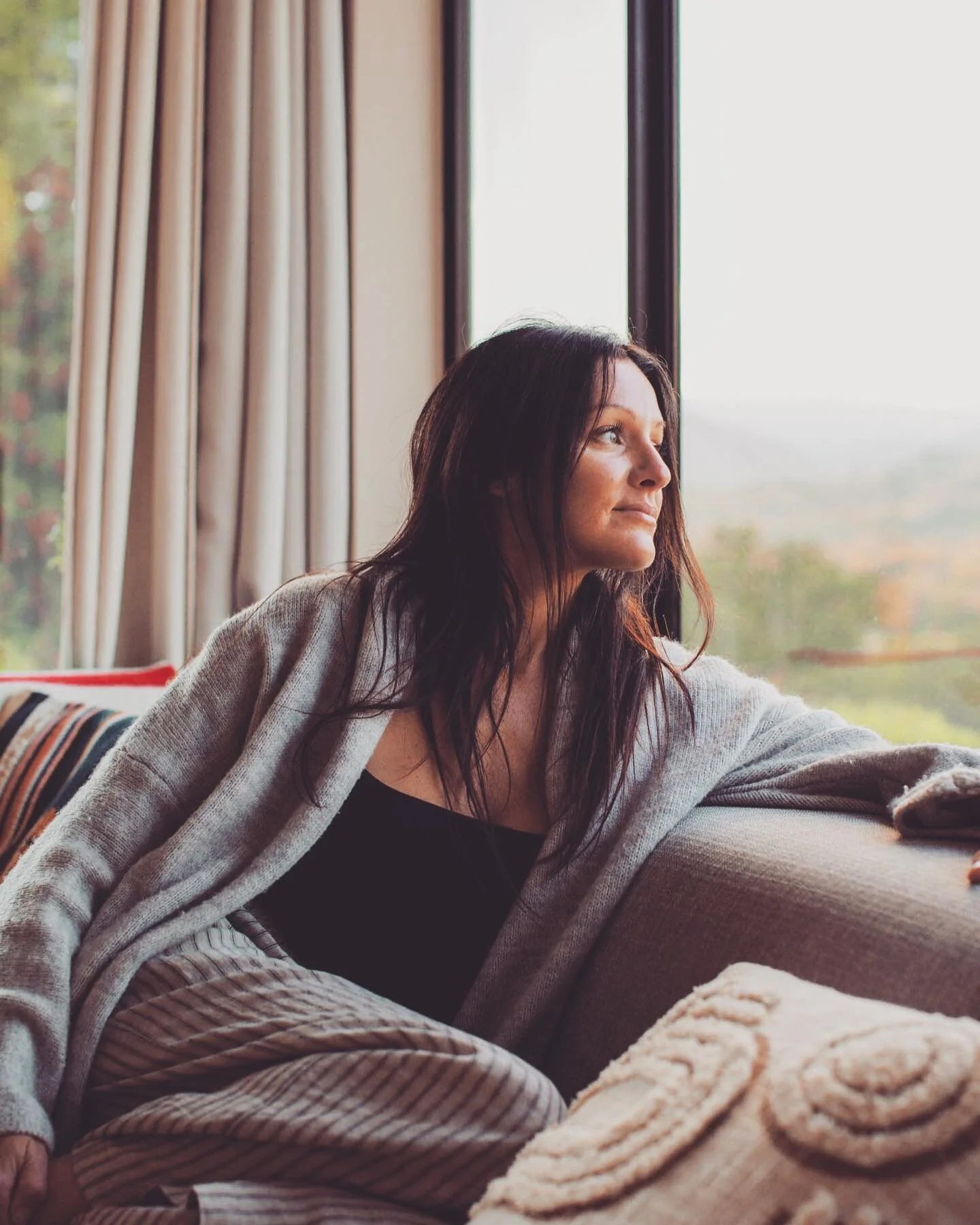 How The Eyes&mdash;Heal

What the heck do your eyes have to do with trauma healing + the nervous system? Well, actually the two are inextricably linked. 

In 2014, I began doing a somatic trauma therapy called EMDR (eye movement desensitization and r