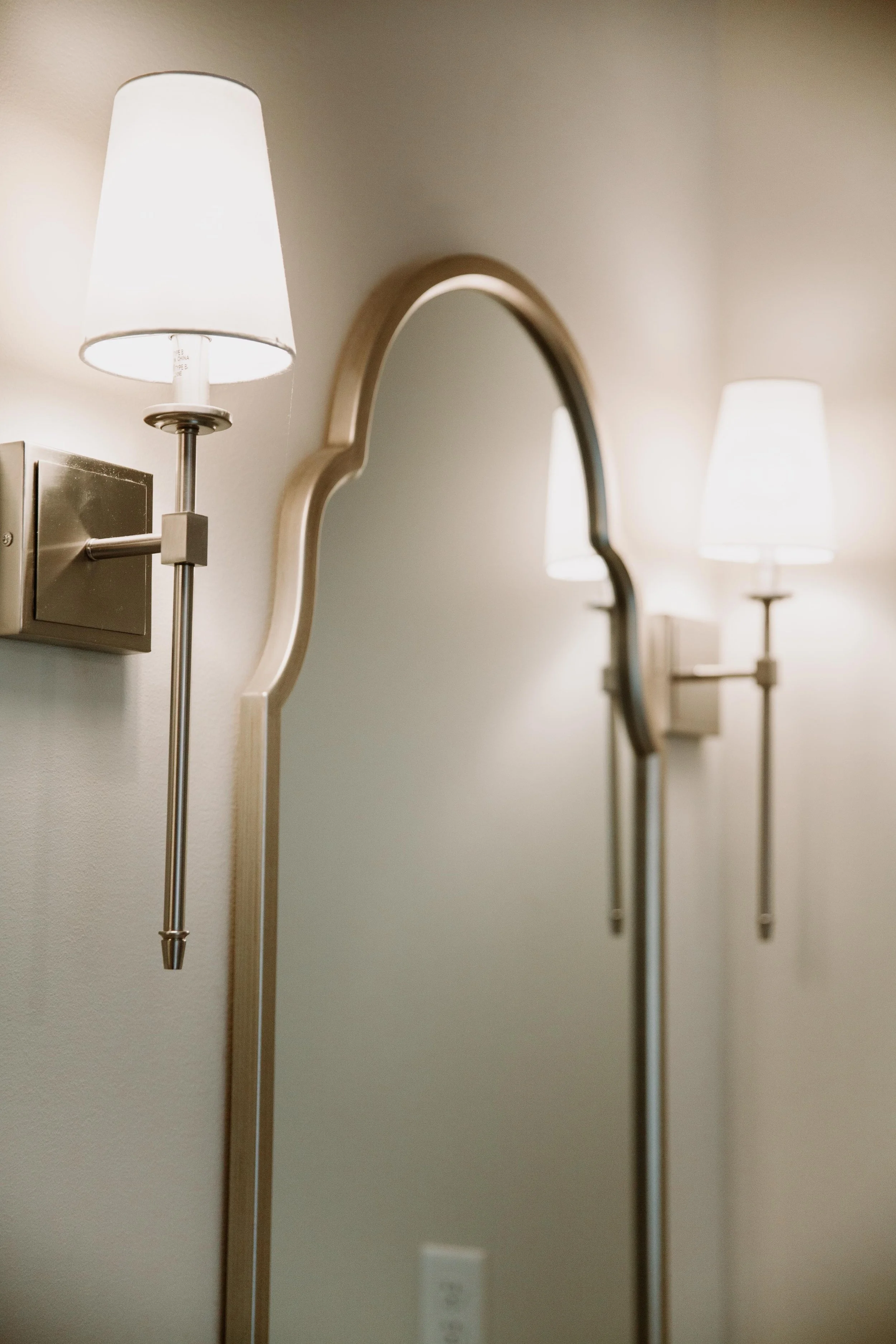 The Impact of Lighting on Mood and Productivity