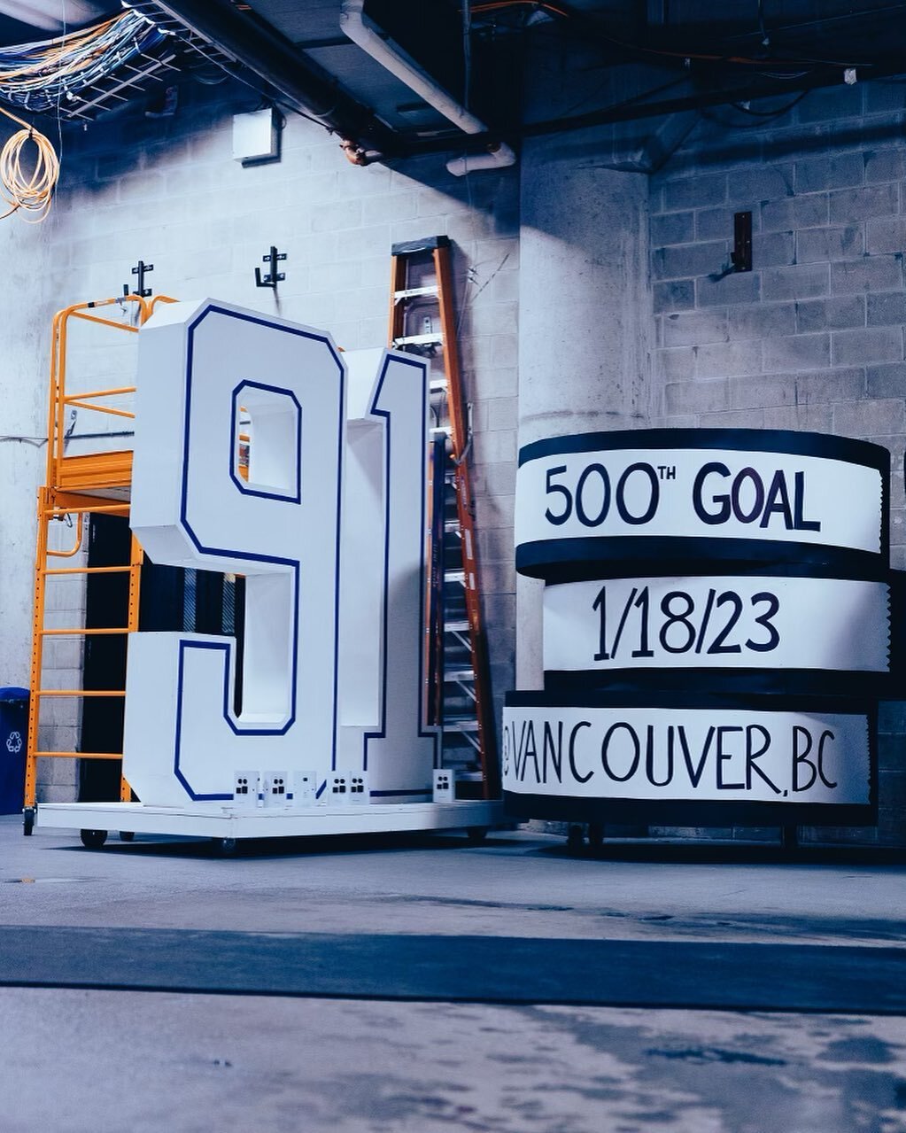In honor of the playoffs, taking us back to our Captain&rsquo;s 500 goal milestone 🙌 GO BOLTS ⚡️
&mdash;&mdash;&mdash;
@tblightning @amaliearena 
&mdash;&mdash;&mdash;
#oroeventco #gobolts #nhl #tblightning #tampa #eventdesign #stammer #stamkos
