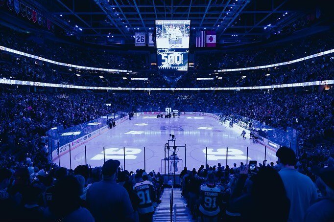 In honor of the playoffs, taking us back to our Captain&rsquo;s 500 goal milestone 🙌 GO BOLTS ⚡️
&mdash;&mdash;&mdash;
@tblightning @amaliearena 
&mdash;&mdash;&mdash;
#oroeventco #gobolts #nhl #tblightning #tampa #eventdesign #stammer #stamkos #hoc