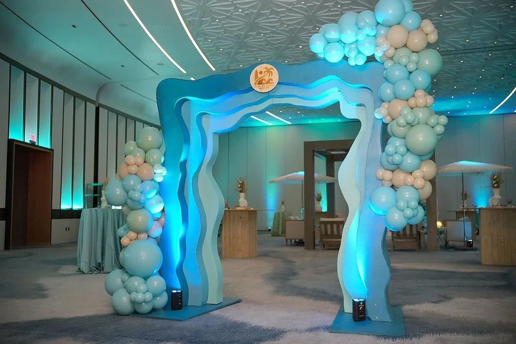 Baby on board 🏄 🌊 
&mdash;&mdash;&mdash;
@costarika 
&mdash;&mdash;&mdash;
📸 @max_global_media 
@stregislongboatkey 
&mdash;&mdash;&mdash;
#oroeventco #babyshower #babyonboard #eventdesigner