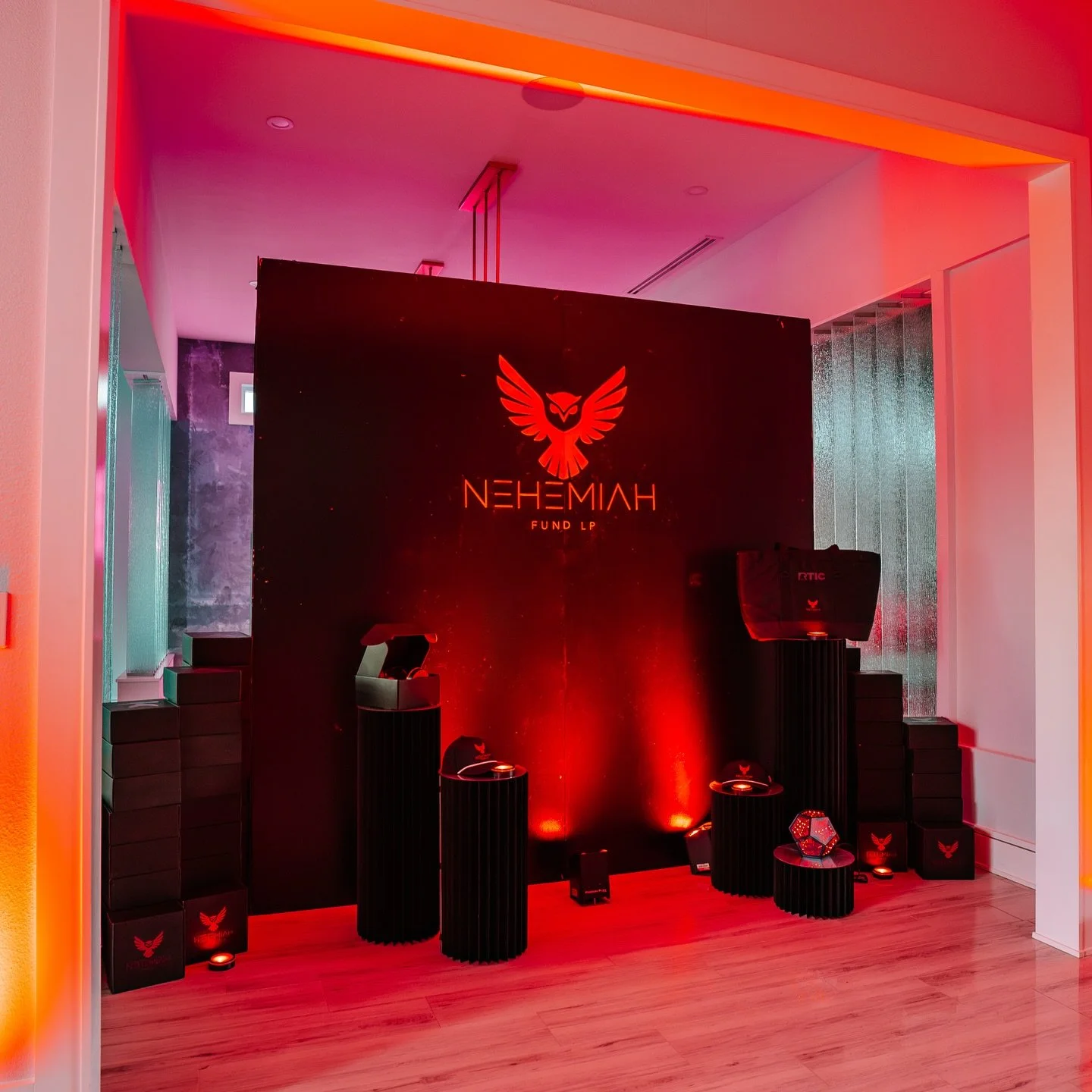 What an unforgettable night celebrating the launch of the @nehemiah_fund 🦉 
&mdash;&mdash;&mdash;
📸 @lucid.mediagroup 
&mdash;&mdash;&mdash;
#oroeventco